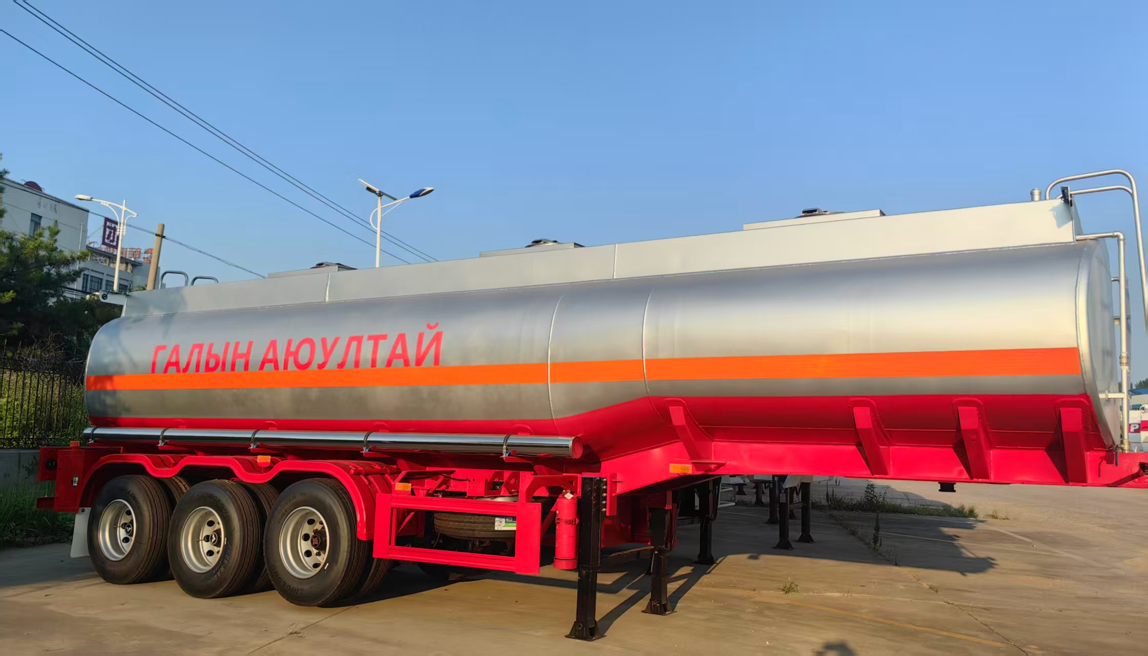 Shengrun brand export-type tri-axle stainless steel liquid tank semi-trailer