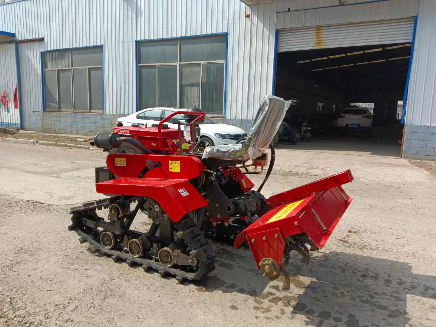 Ride-On Multifunctional Crawler Pastoral Manager | Water & Dry Land Farming Machine