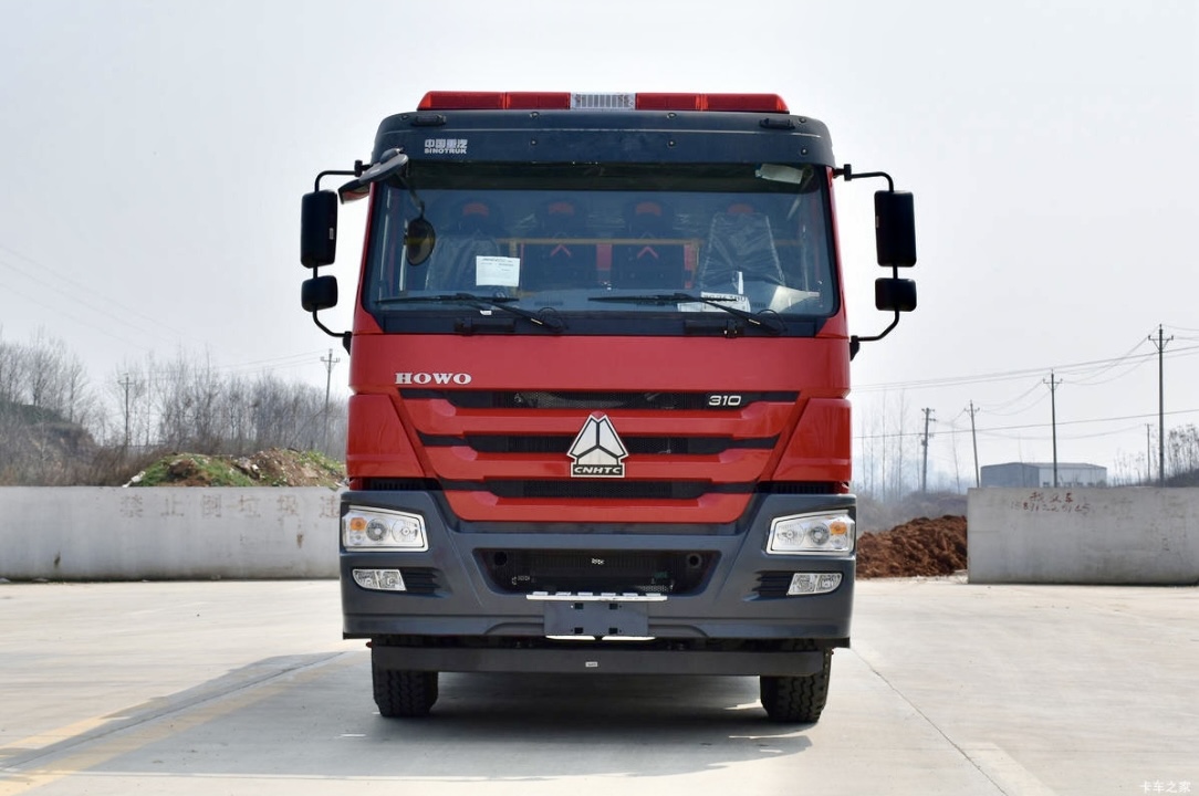 China Manufacturer Diesel Pumper Water Tanker Fire Rescue Truck with 7001-10000L Capacity for Wildland Firefighting