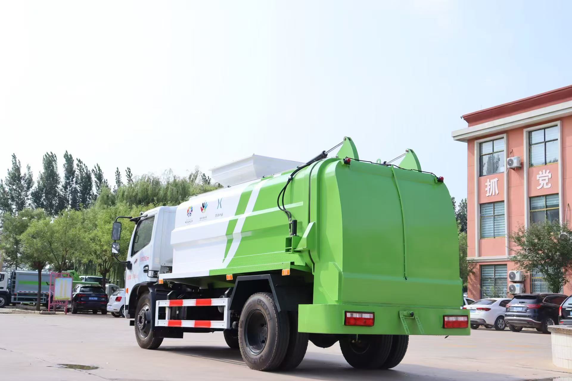 Dongfeng Furuika Direct Manufacturer 4x2 8 Cubic Manual Diesel Engine Recycling Food Waste Dry-Wet Separation Garbage Treatment