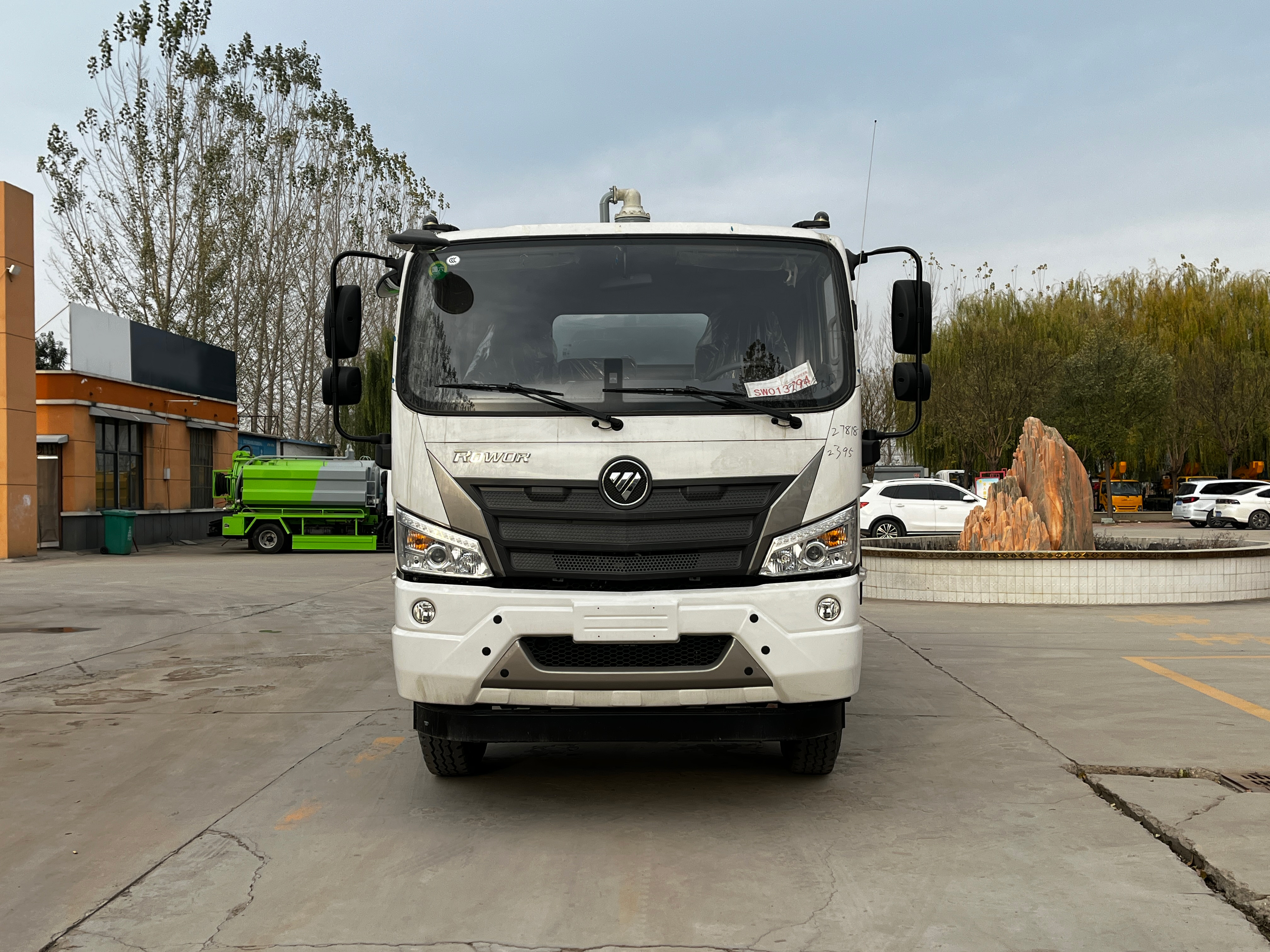 Foton Vacuum Sewage  Truck-8m Capacity Vacuum Pump Diesel Euro 3 150-250hp for Municipal Sewage Cleaning | Customizable