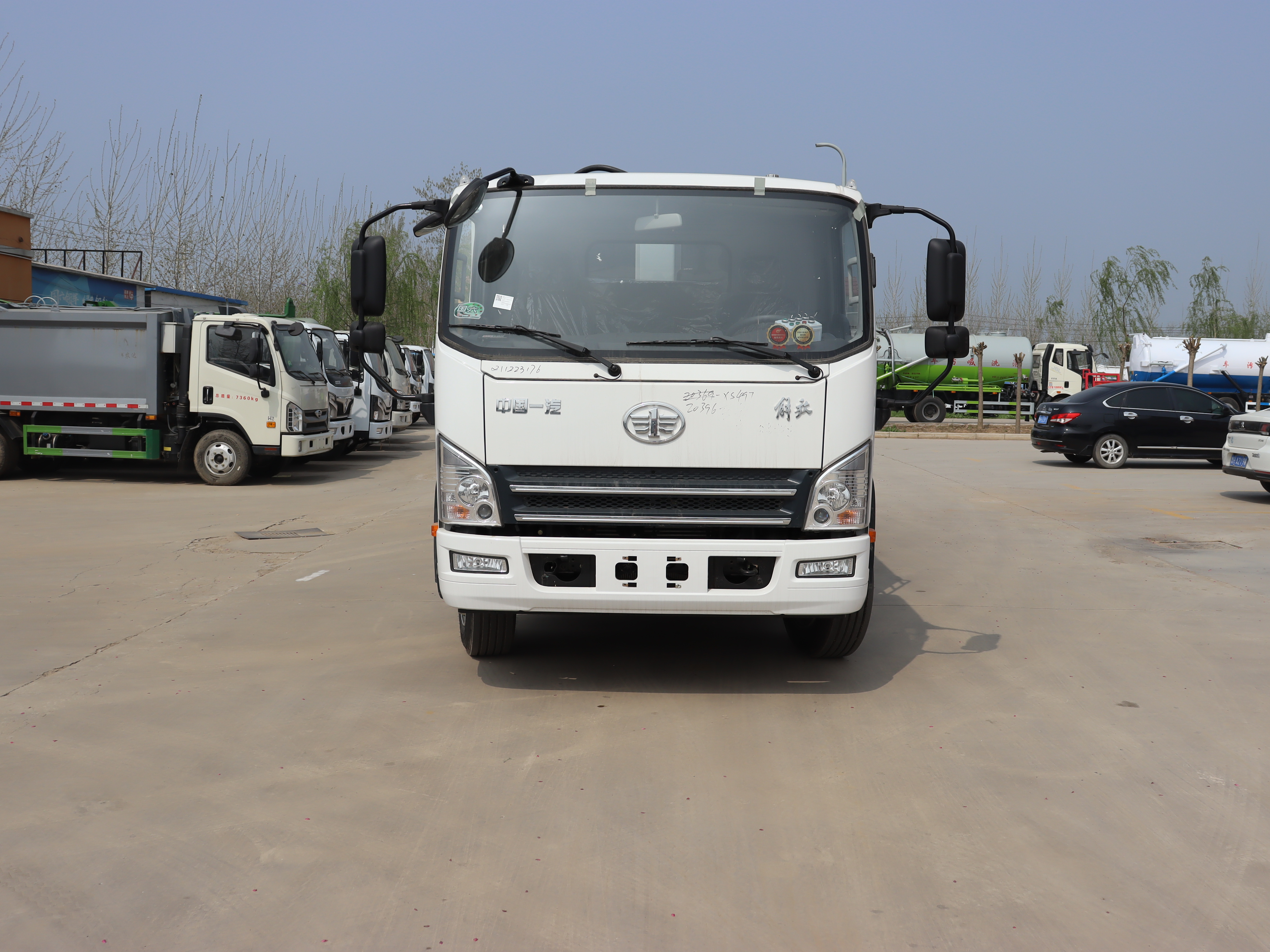 FAW Jiefanghu VH 4x2 Manual Rear Loading Garbage Compactor Truck-8-12 Cubic Meters for Efficient Municipal Waste Collection