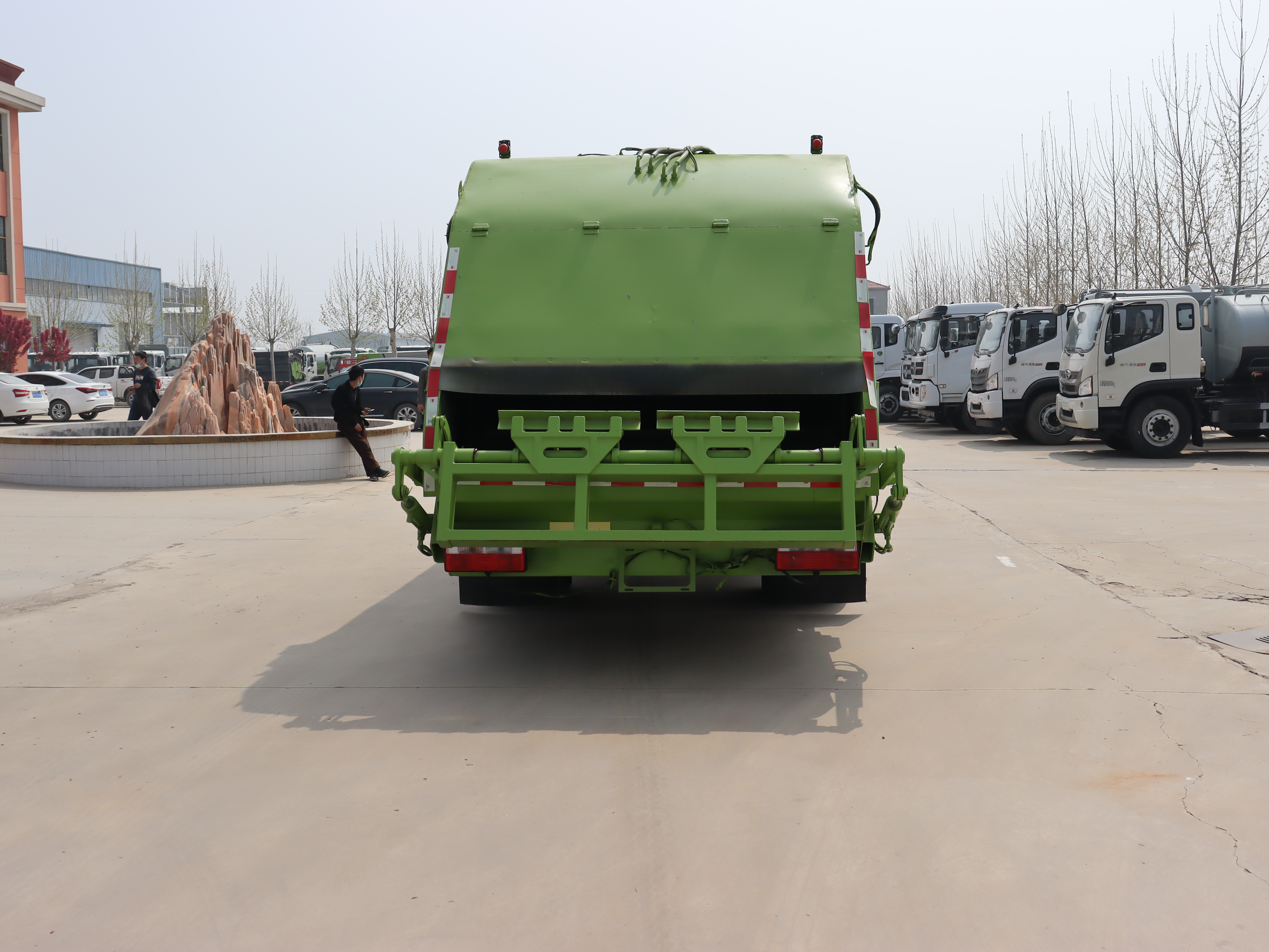FAW Jiefanghu VH 4x2 Manual Rear Loading Garbage Compactor Truck-8-12 Cubic Meters for Efficient Municipal Waste Collection