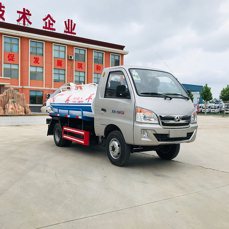 High Quality Manual Gasoline Small Vacuum Septic Truck Euro 3 Emission 1-10T Capacity 5T GVW Environmentally Friendly Core