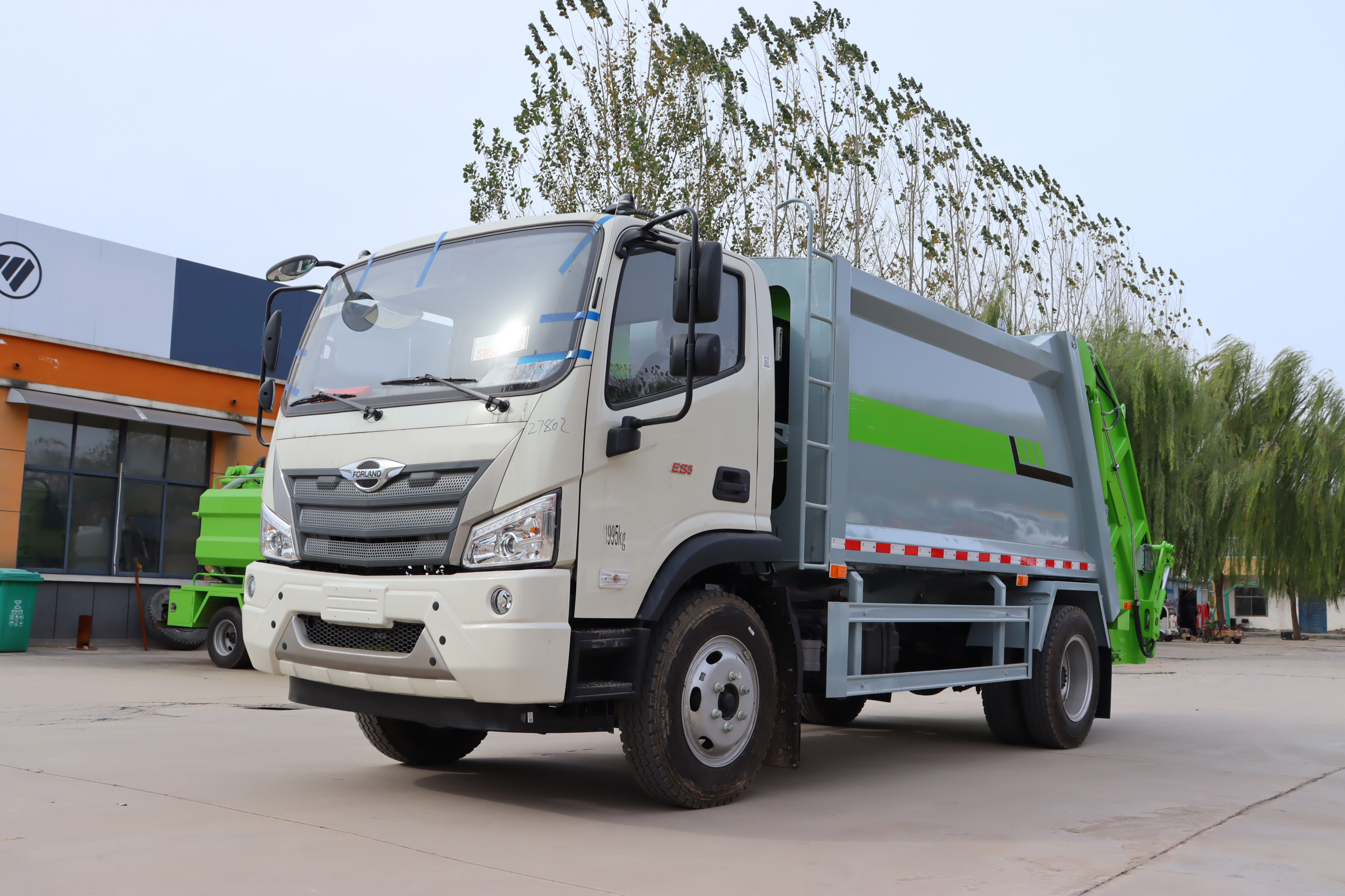 Factory-Direct Customizable XND Futian Garbage Compactor Truck Diesel Engine Euro 3 Emission Barrelized Domestic Waste