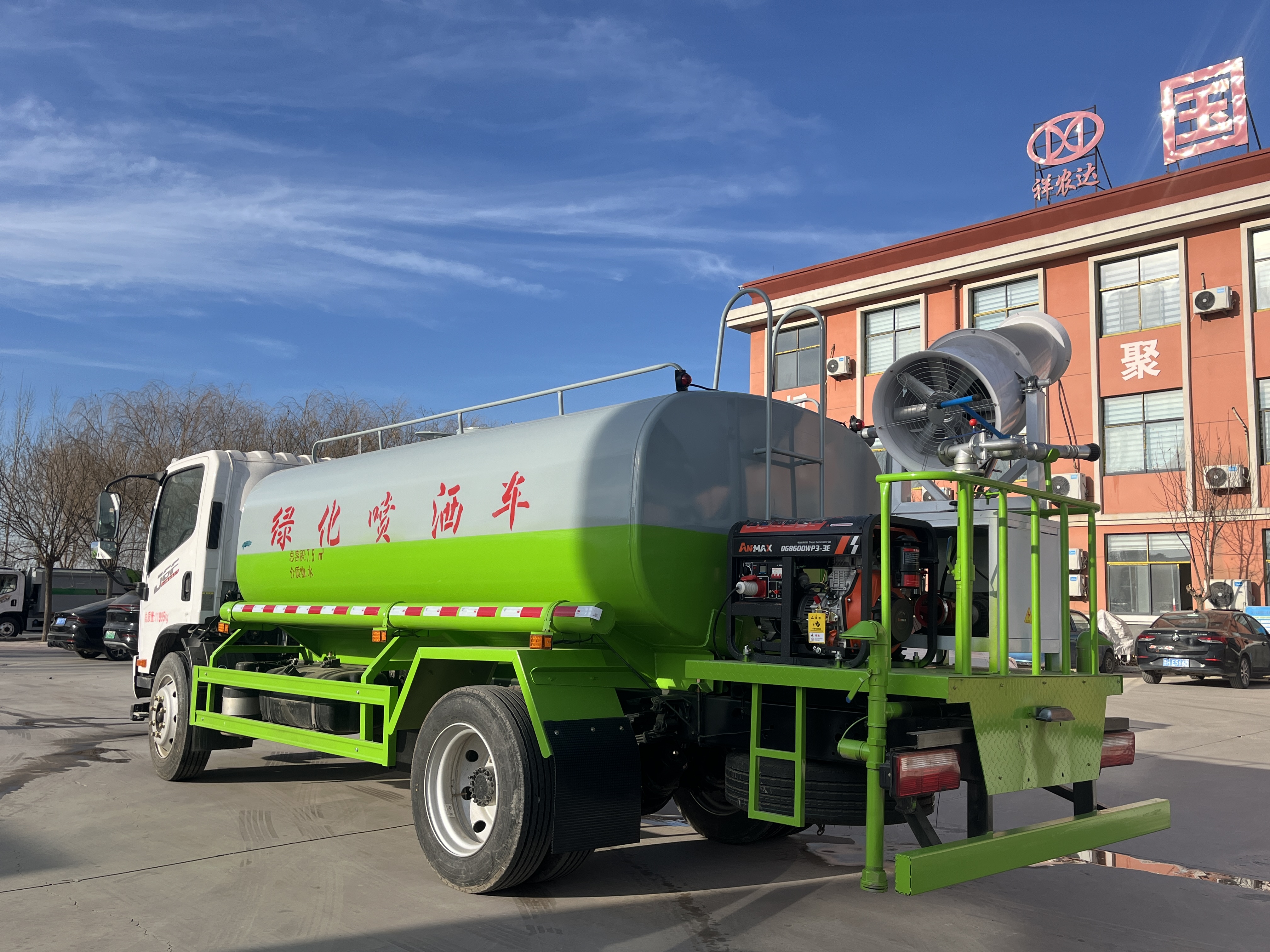 New Low Price JieFang Landscaping Water Tank Truck 4x2 12cbm Capacity Diesel Euro 5 Engine Manual Transmission Sale