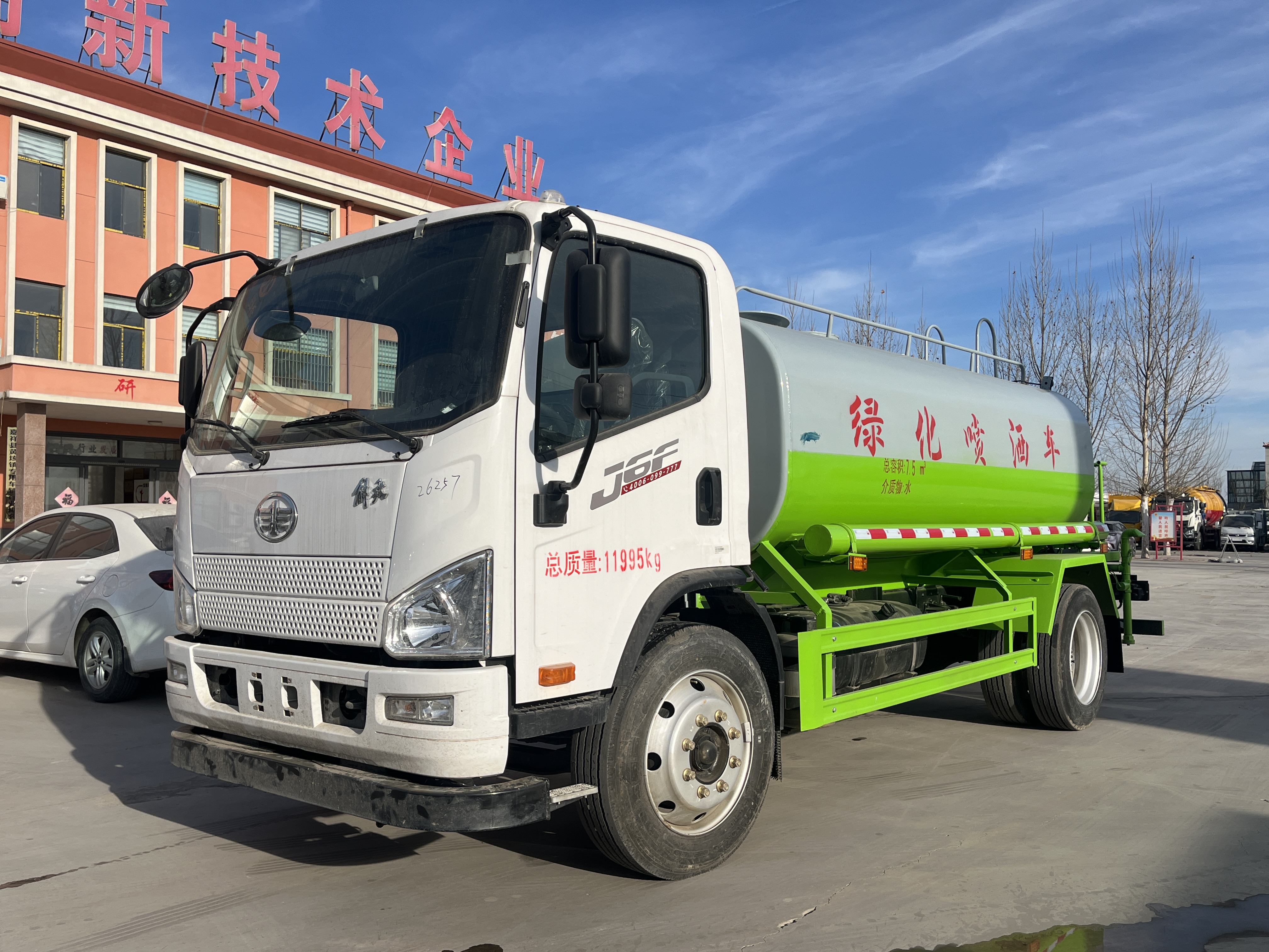 New Low Price JieFang Landscaping Water Tank Truck 4x2 12cbm Capacity Diesel Euro 5 Engine Manual Transmission Sale