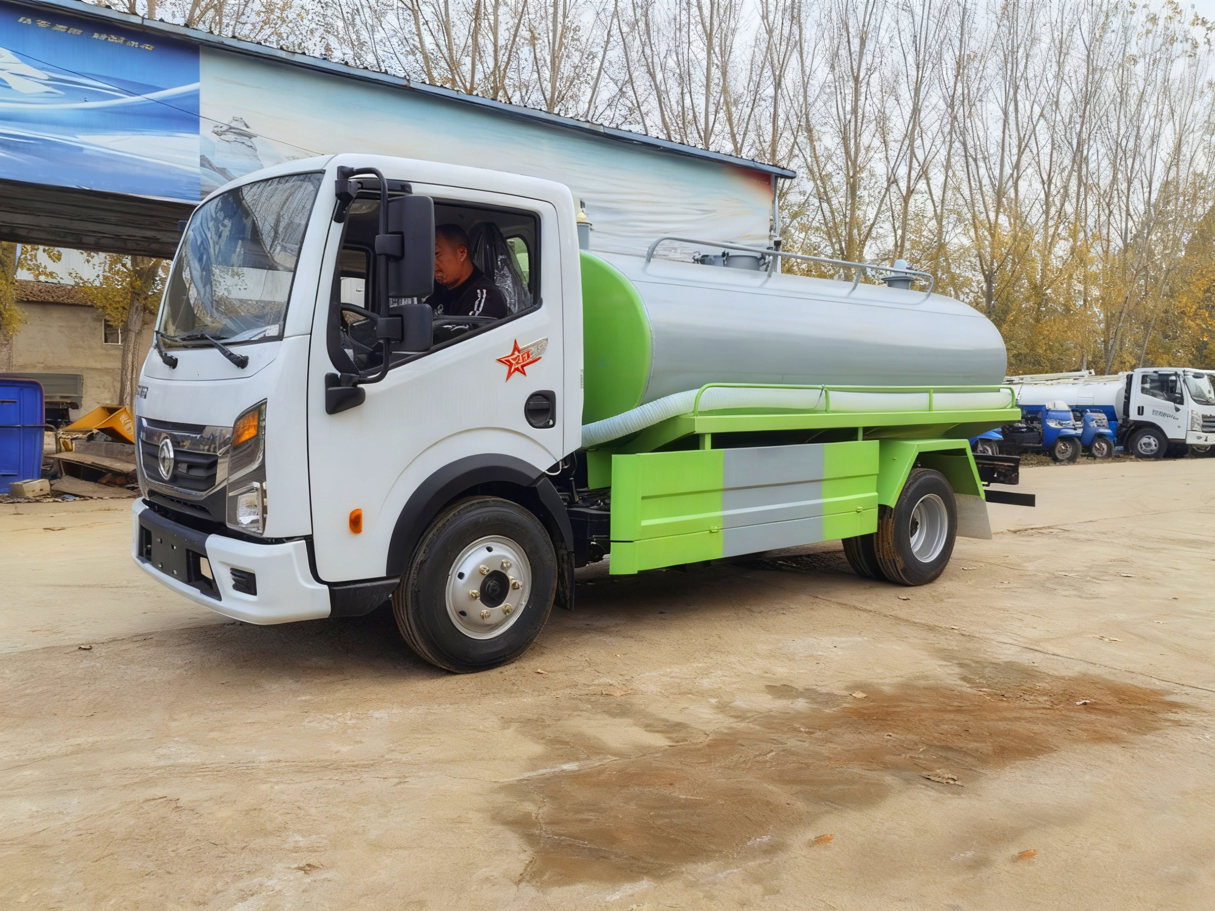 Factory Direct Customizable Dongfeng 5m Manual Diesel Fecal Suction Truck for Sewage and Waste Transport