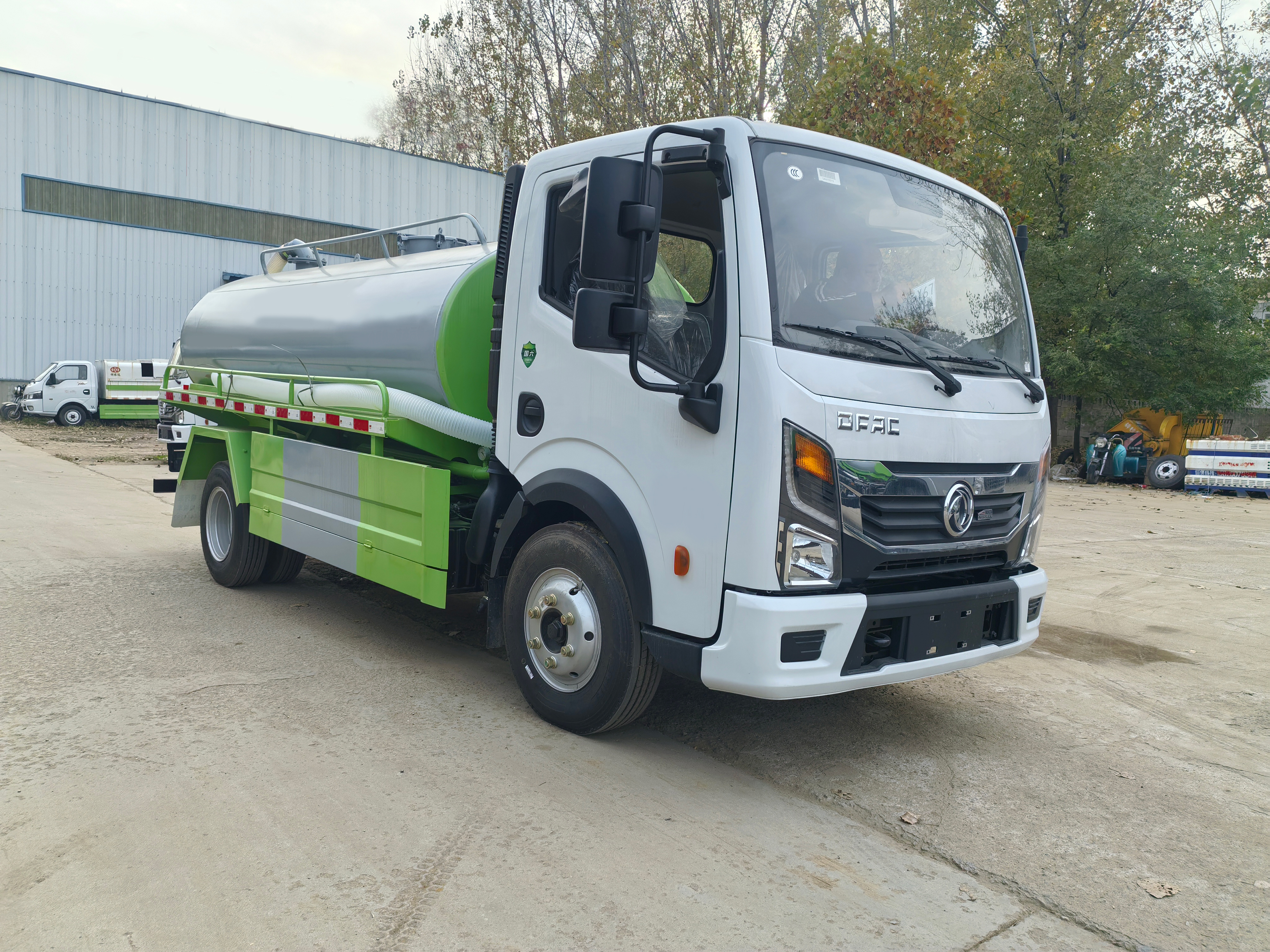 Factory Direct Customizable Dongfeng 5m Manual Diesel Fecal Suction Truck for Sewage and Waste Transport