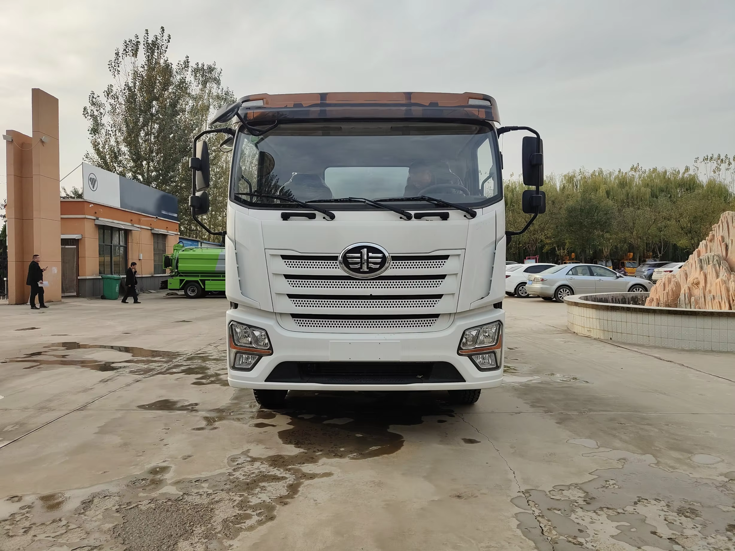 Factory Direct Customizable FAW  Manual Diesel Vacuum Sewer Suction Truck Large-Scale Municipal High-Pressure Cleaning