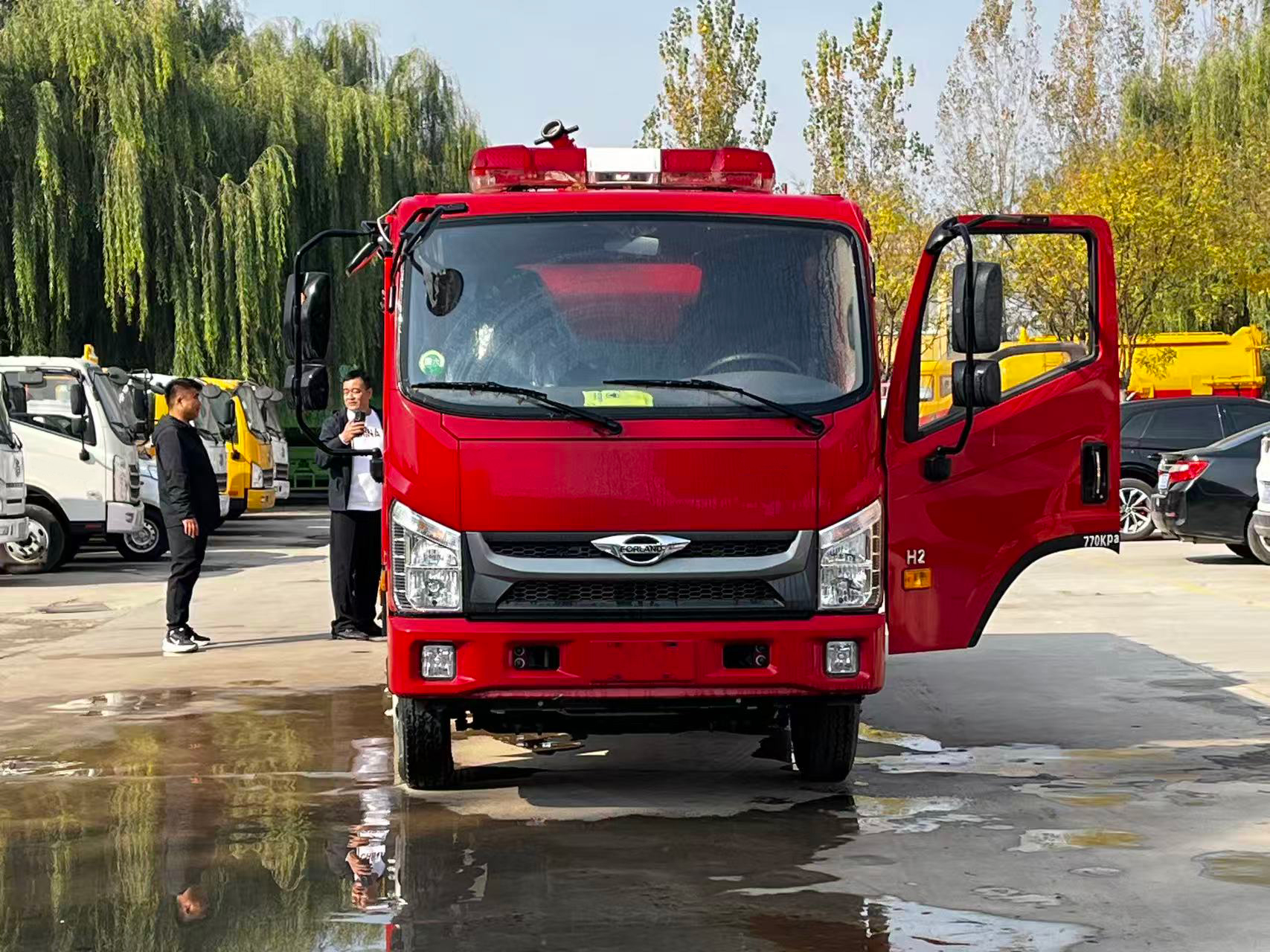 Foton H2 Fire Sprinkler Tanker Pumper Truck-New 4x2 Diesel-3001-5000L Tank Capacity-Versatile Street Rescue Vehicle