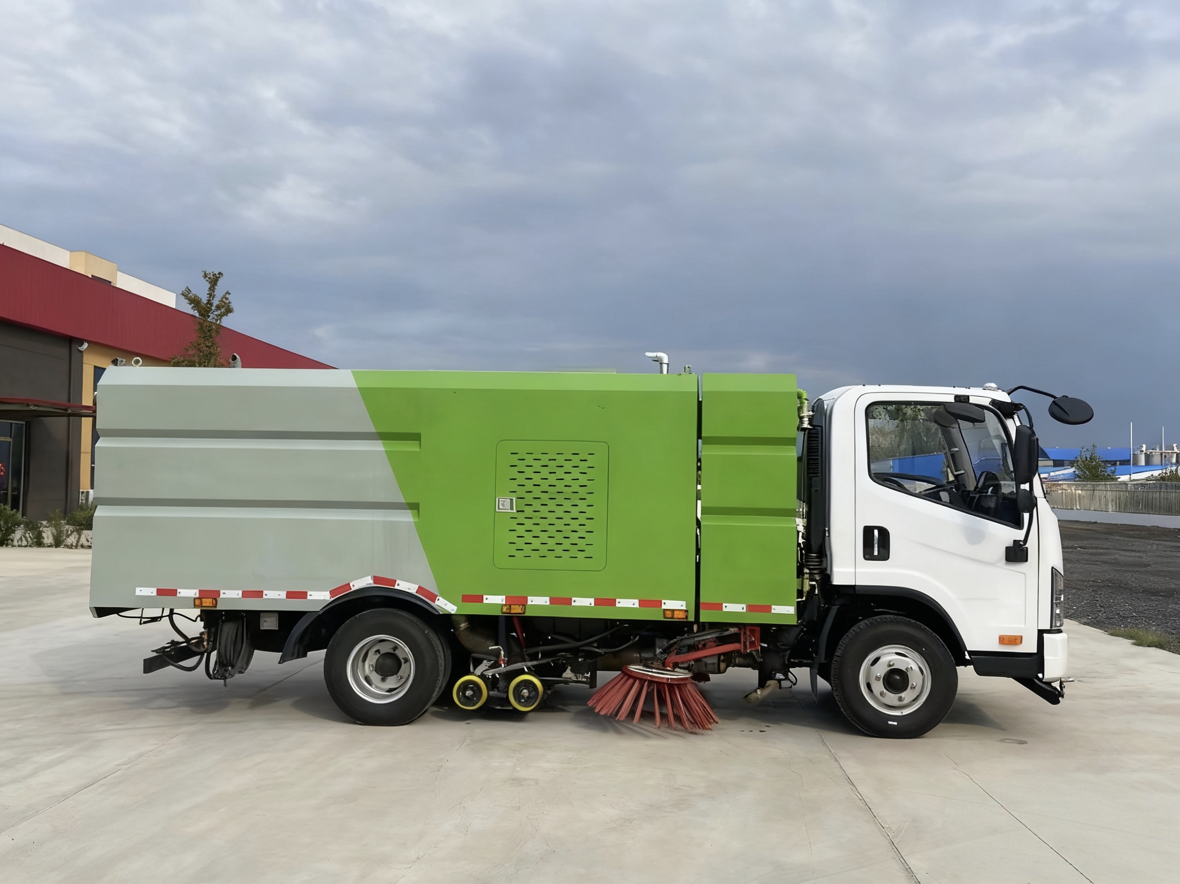 High-quality Factory Price High Pressure Customized 5CBM Faw Engine Dust Vacuum Road Clean Street Sweeper Truck