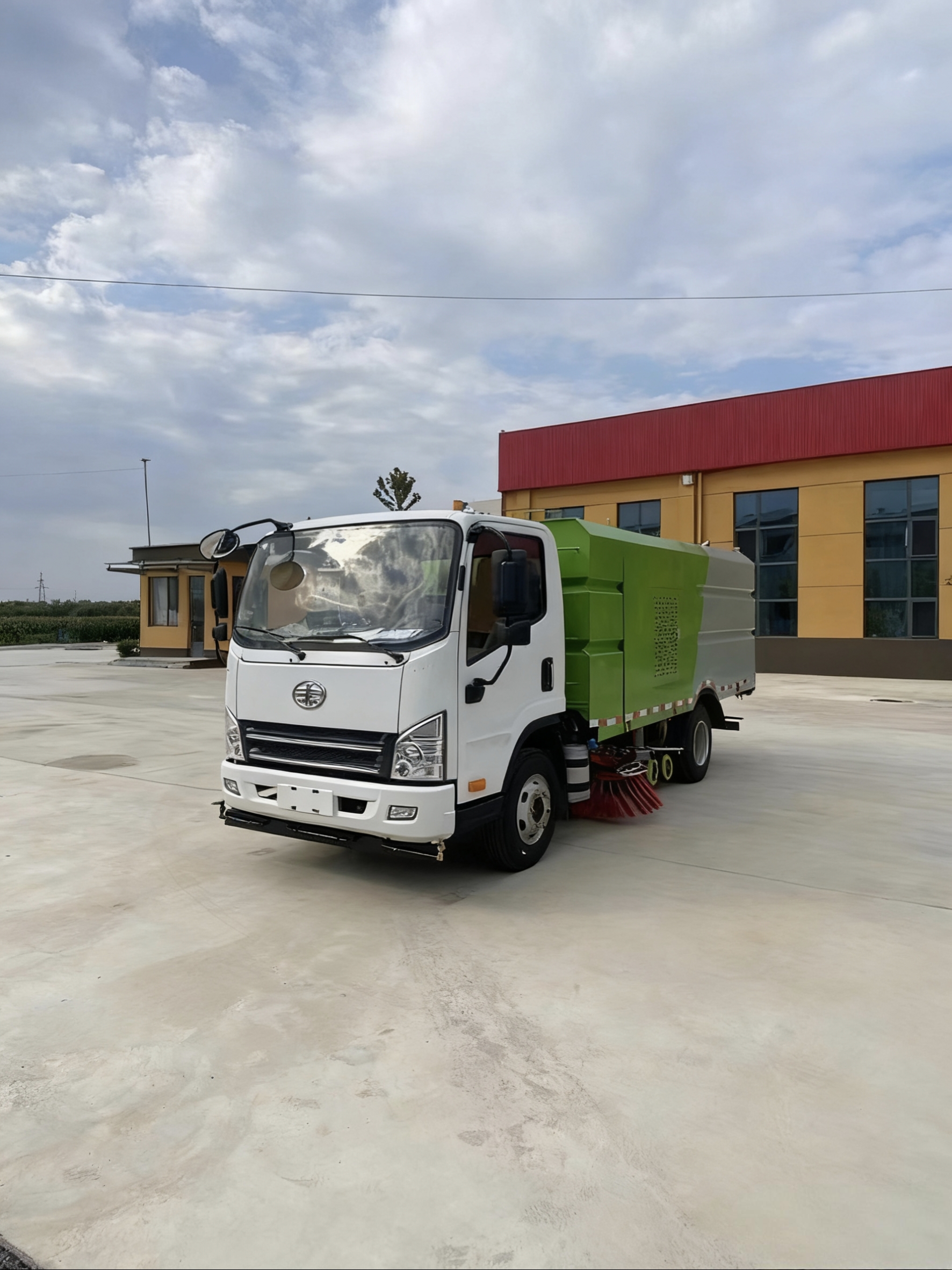 High-quality Factory Price High Pressure Customized 5CBM Faw Engine Dust Vacuum Road Clean Street Sweeper Truck