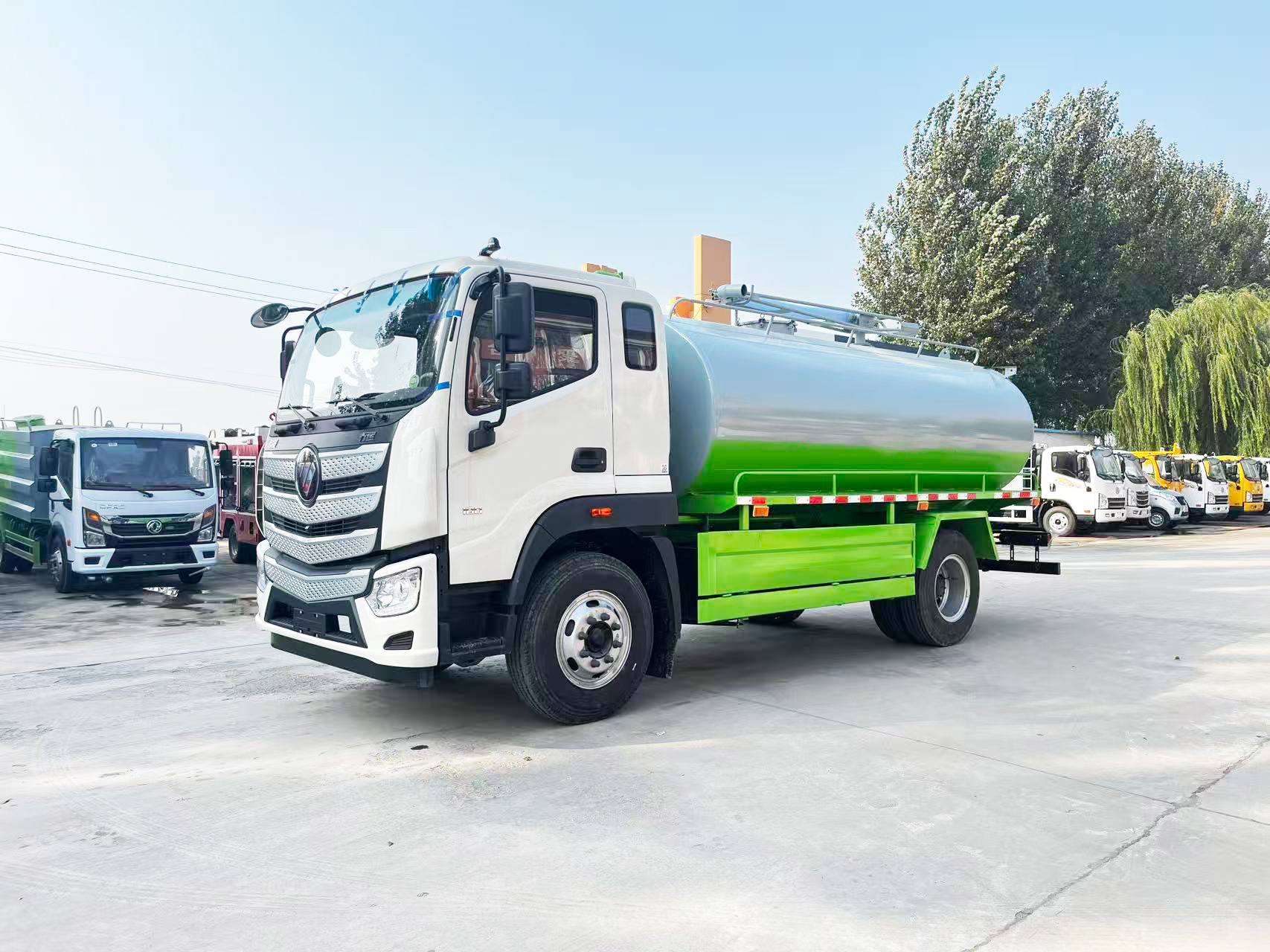 Factory Direct Customizable Auman 13m Manual Diesel Vacuum Sewer Suction Truck for Sewage and Waste Transport-High Power