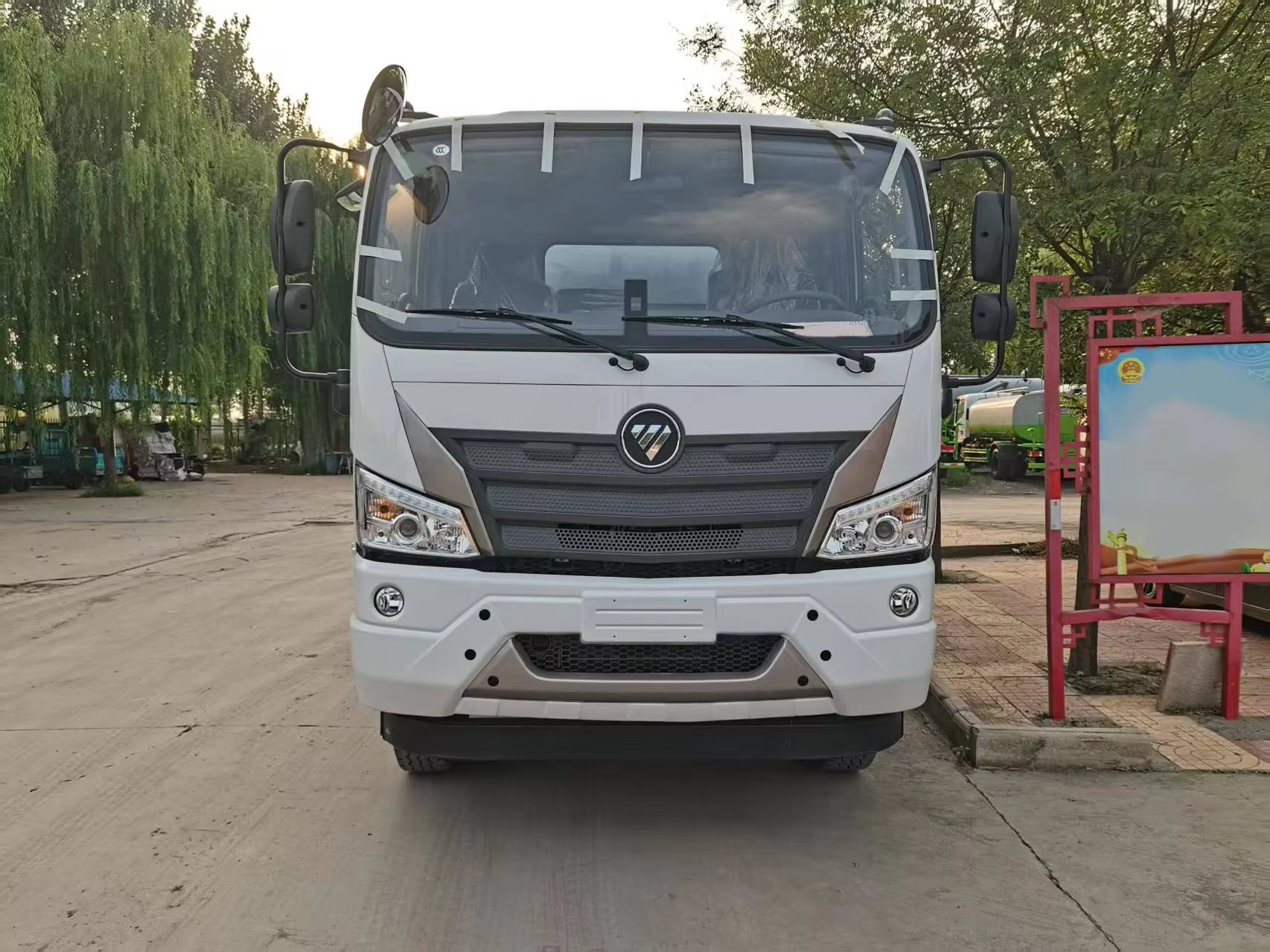 Diesel Fuel Manual Euro 6 Emission Multi-Functional Self-Priming Self-Draining Sewage Suction Truck for Cleaning Sewer Pipes
