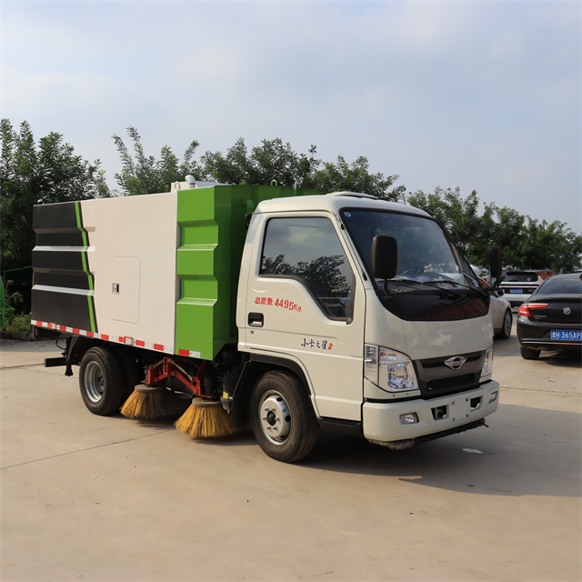 High-end Engine Road Washing Sweeper Truck for Airport & Mining Areas 4495kg Deep Cleaning Street Sweeper Machinery