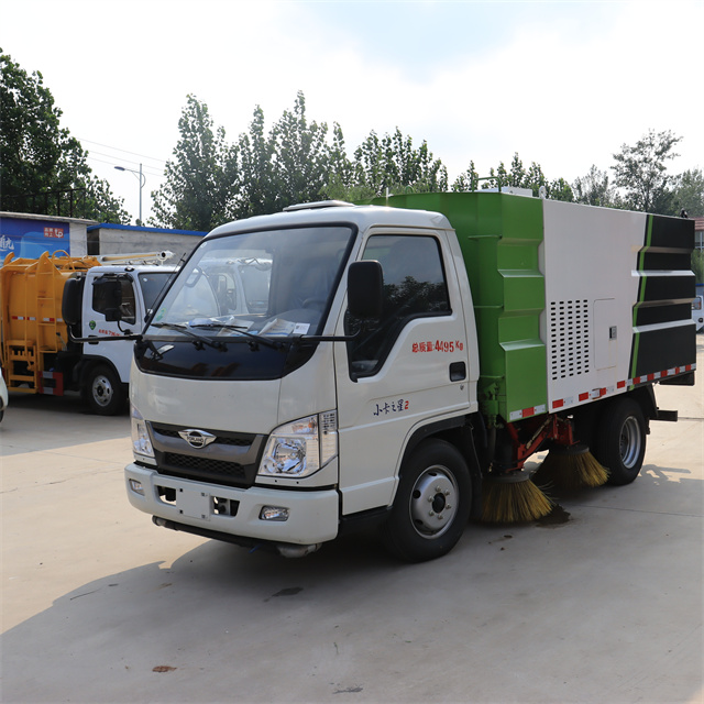 High-end Engine Road Washing Sweeper Truck for Airport & Mining Areas 4495kg Deep Cleaning Street Sweeper Machinery