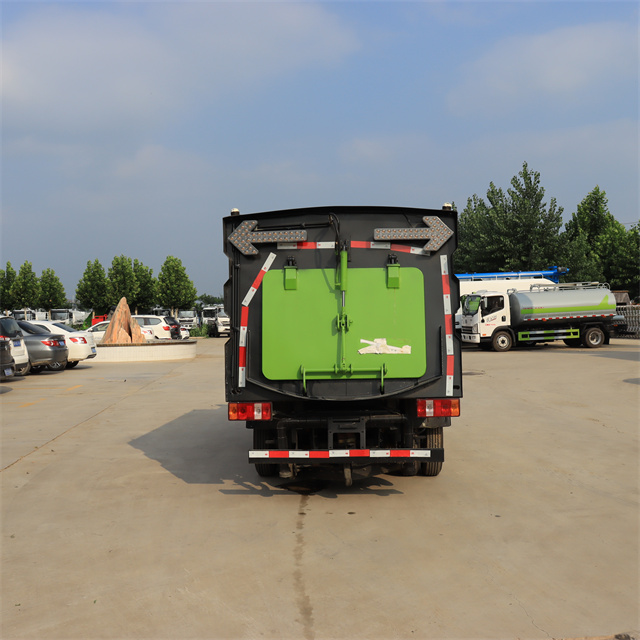 High-end Engine Road Washing Sweeper Truck for Airport & Mining Areas 4495kg Deep Cleaning Street Sweeper Machinery
