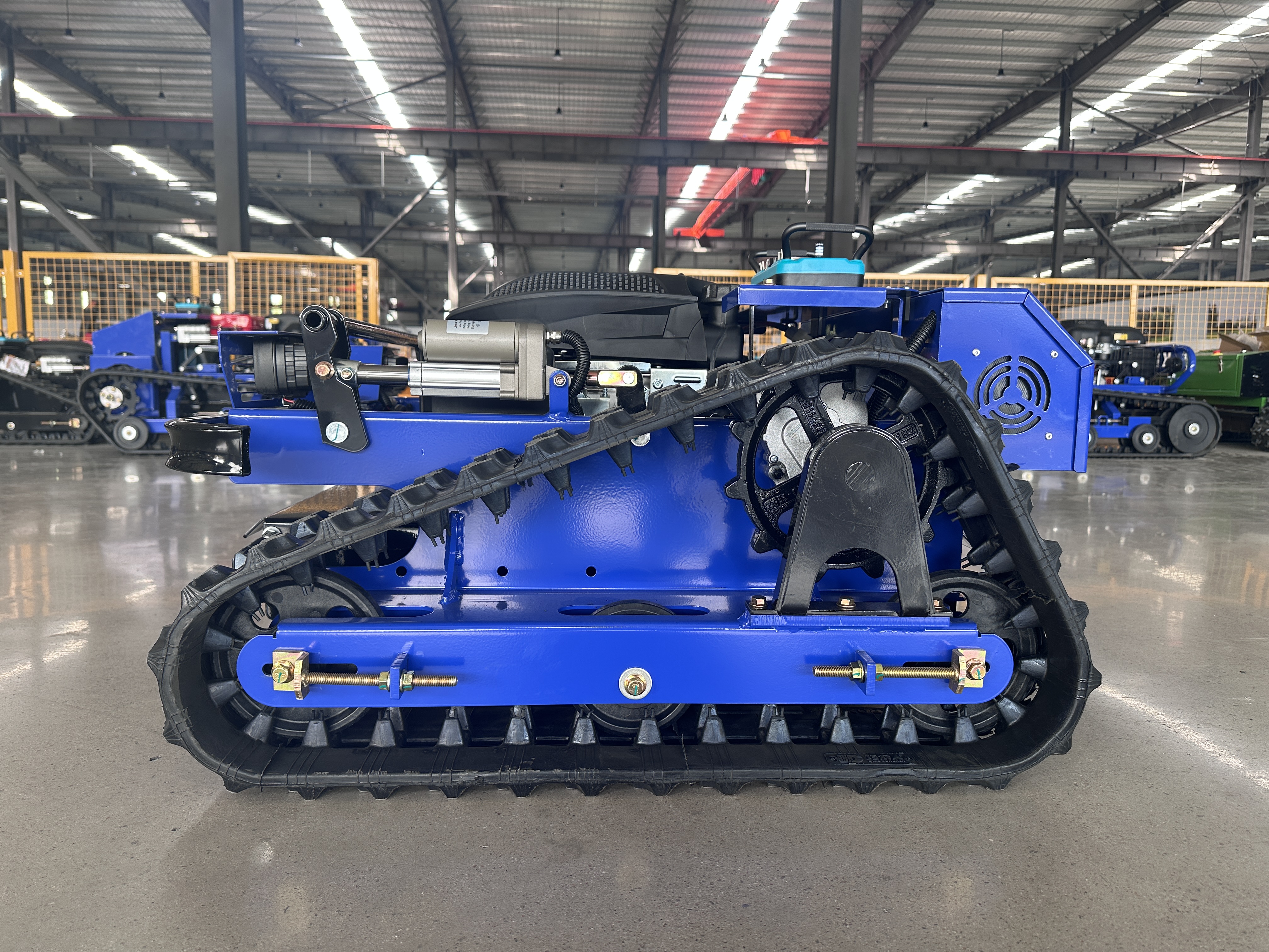 Kylin 500 Remote Control Lawn Mower Self-Generating Slope Weeder Intelligent Mowing Equipment with 45° Climbing Capacity