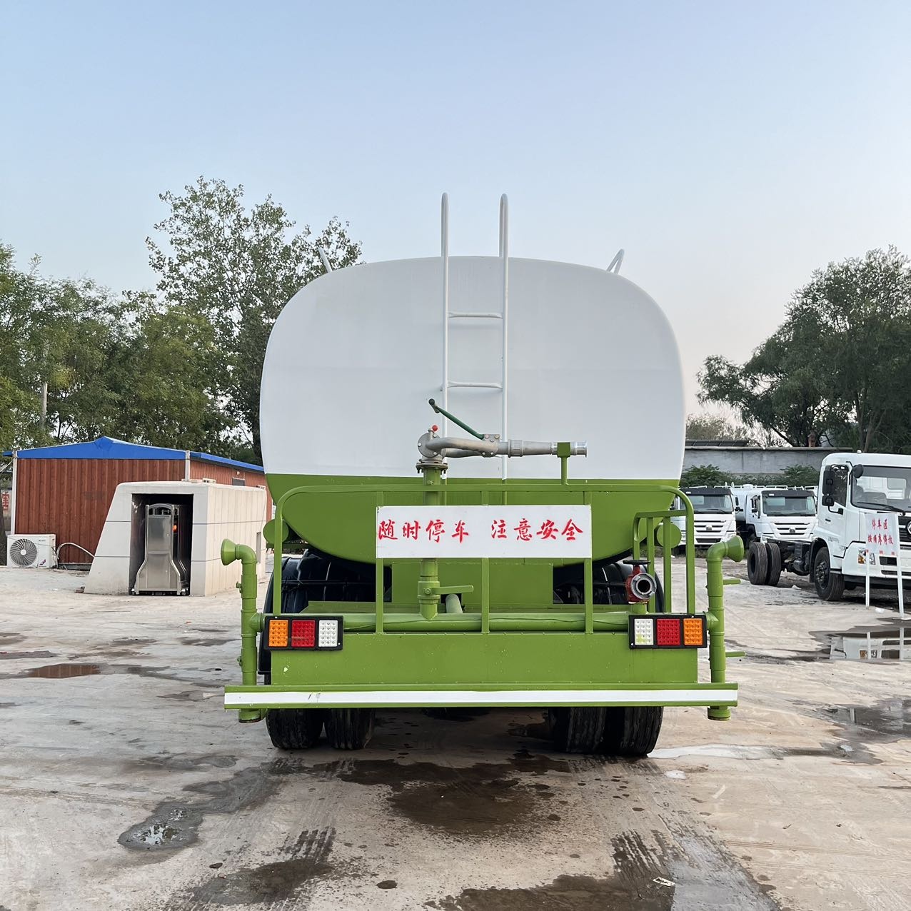 25m³ Water Sprinkler Truck HOWO Chassis 380HP Weichai Engine Longwang Pump For Sale