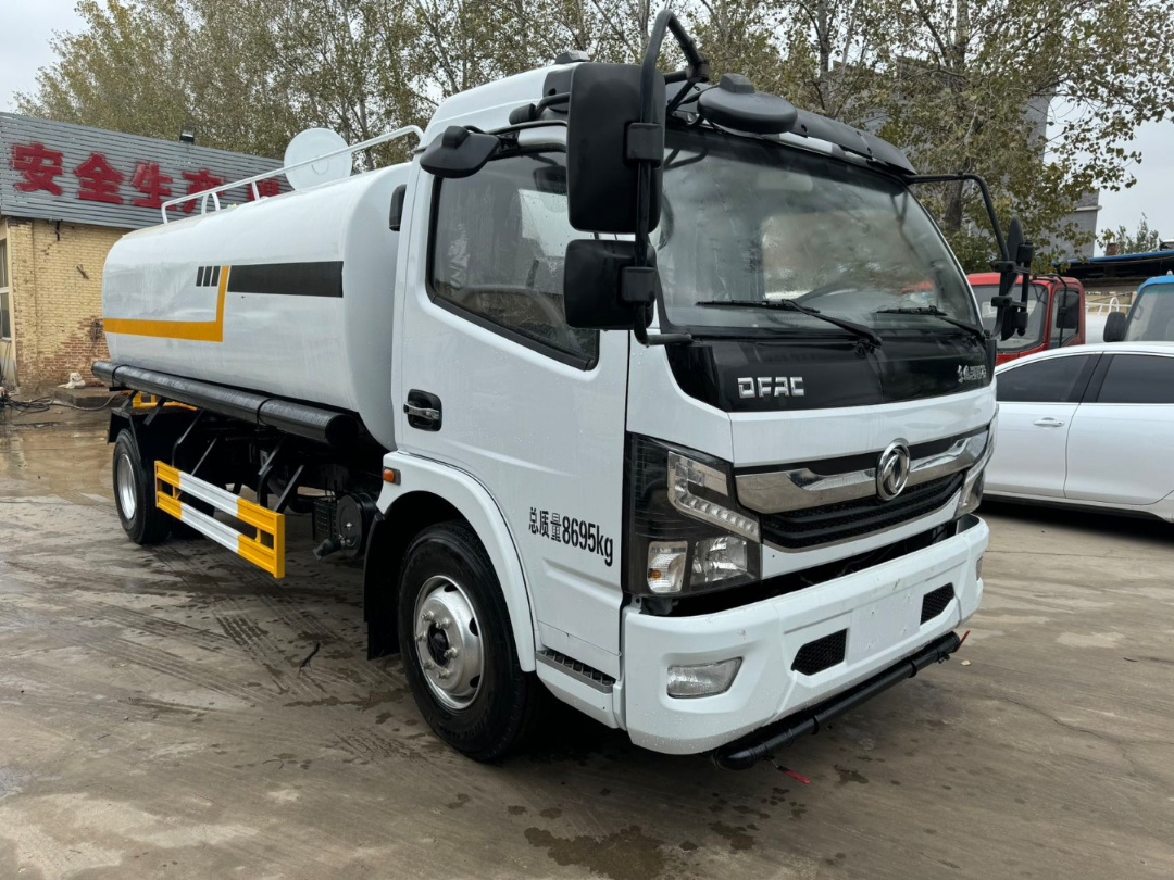 25m³ Water Sprinkler Truck HOWO Chassis 380HP Weichai Engine Longwang Pump For Sale