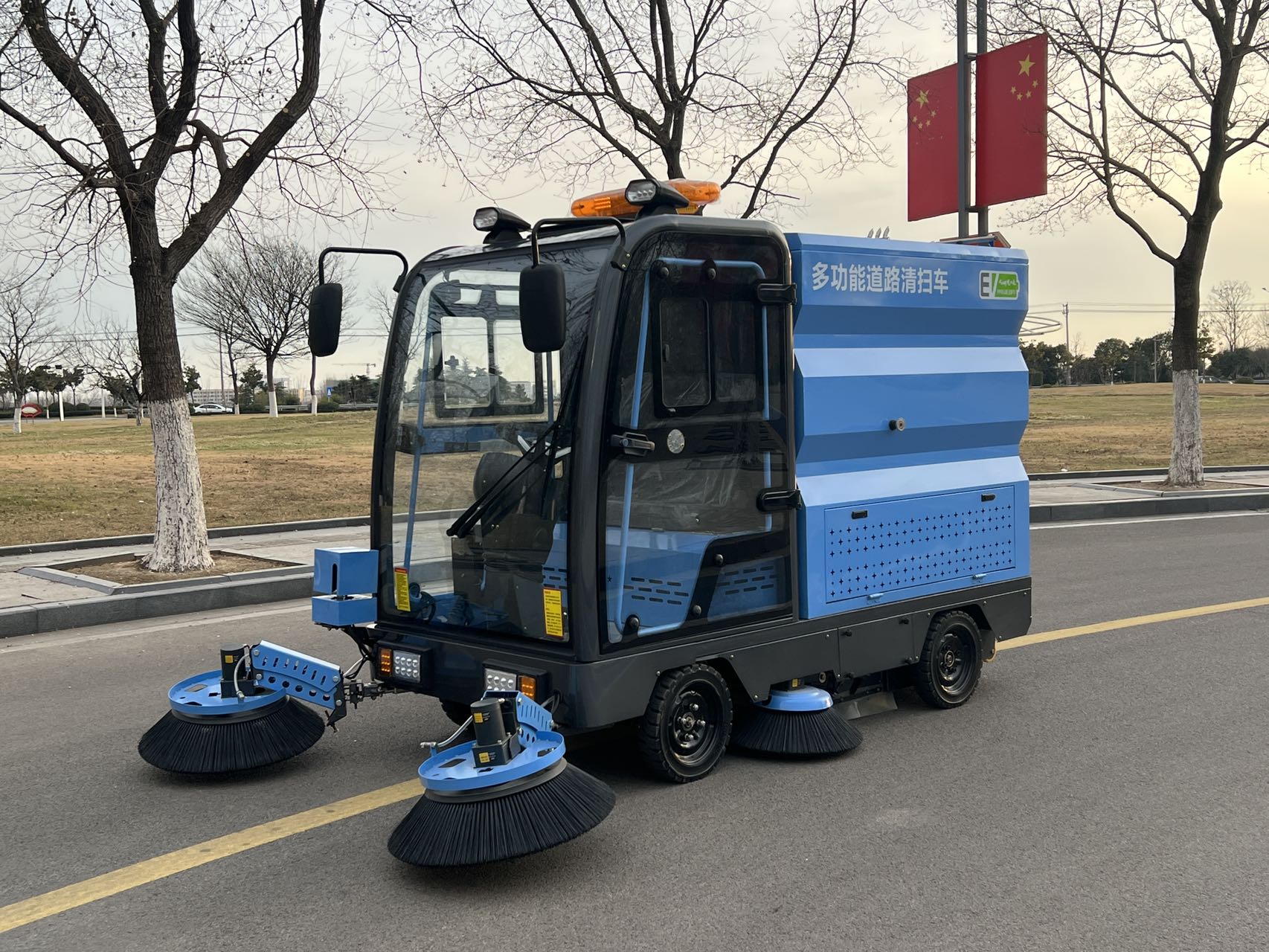 Legend Multi-Functional Road Sweeper Truck For Sale | High Efficiency Street Cleaning