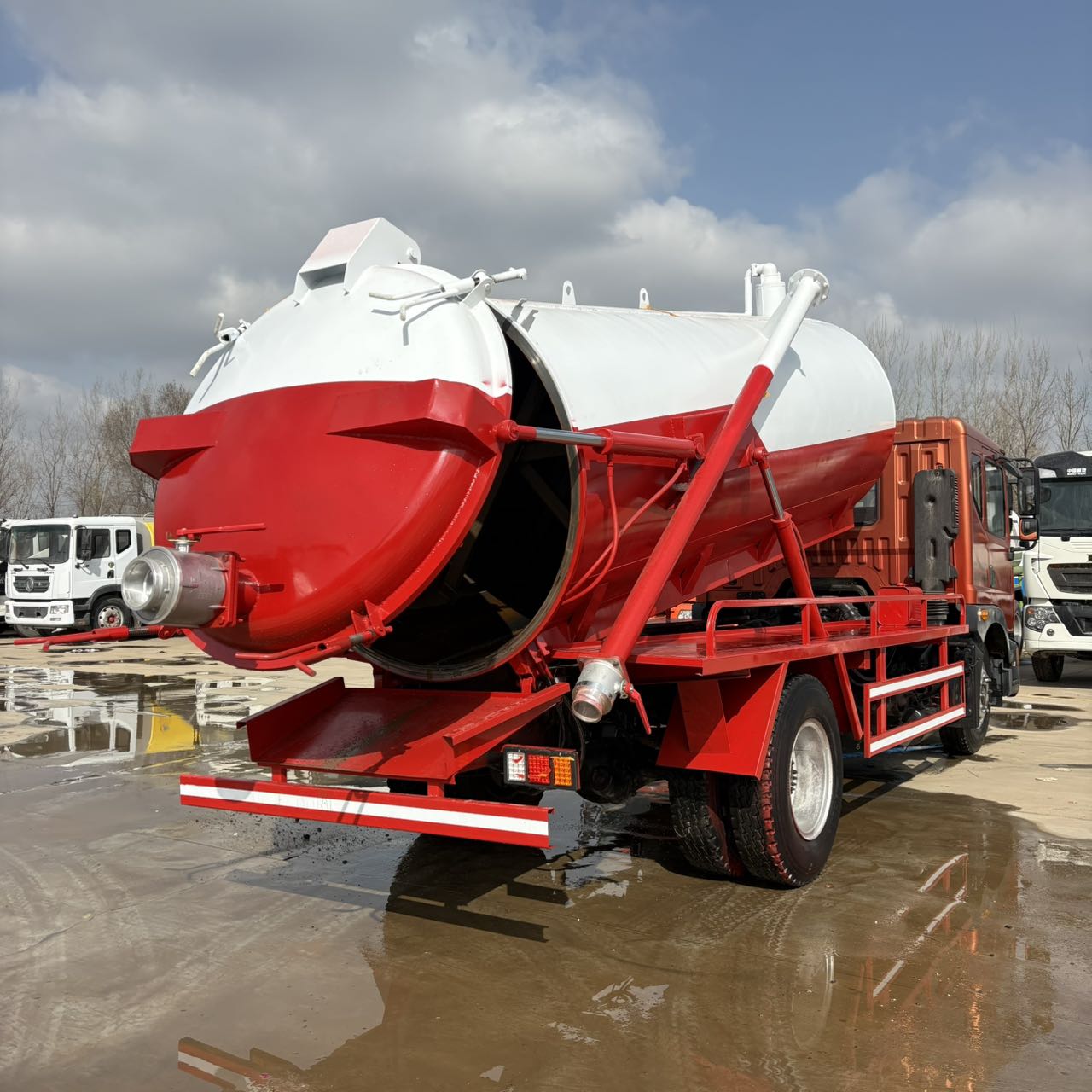10m³ Self-Dumping Sewage Suction Truck Dongfeng Duolika D9 160HP Yuchai Engine