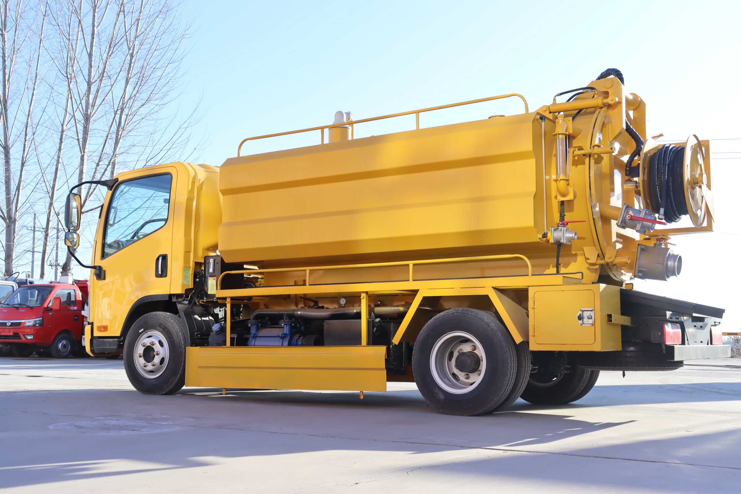 FAW Jiefang Manual Diesel 4+2 Combination High-Pressure Jetting and Vacuum Suction Sewer Cleaning Truck