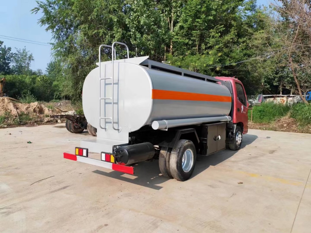 Howo 20 Cubic Meter Fuel Dispenser Truck for Oil Transport