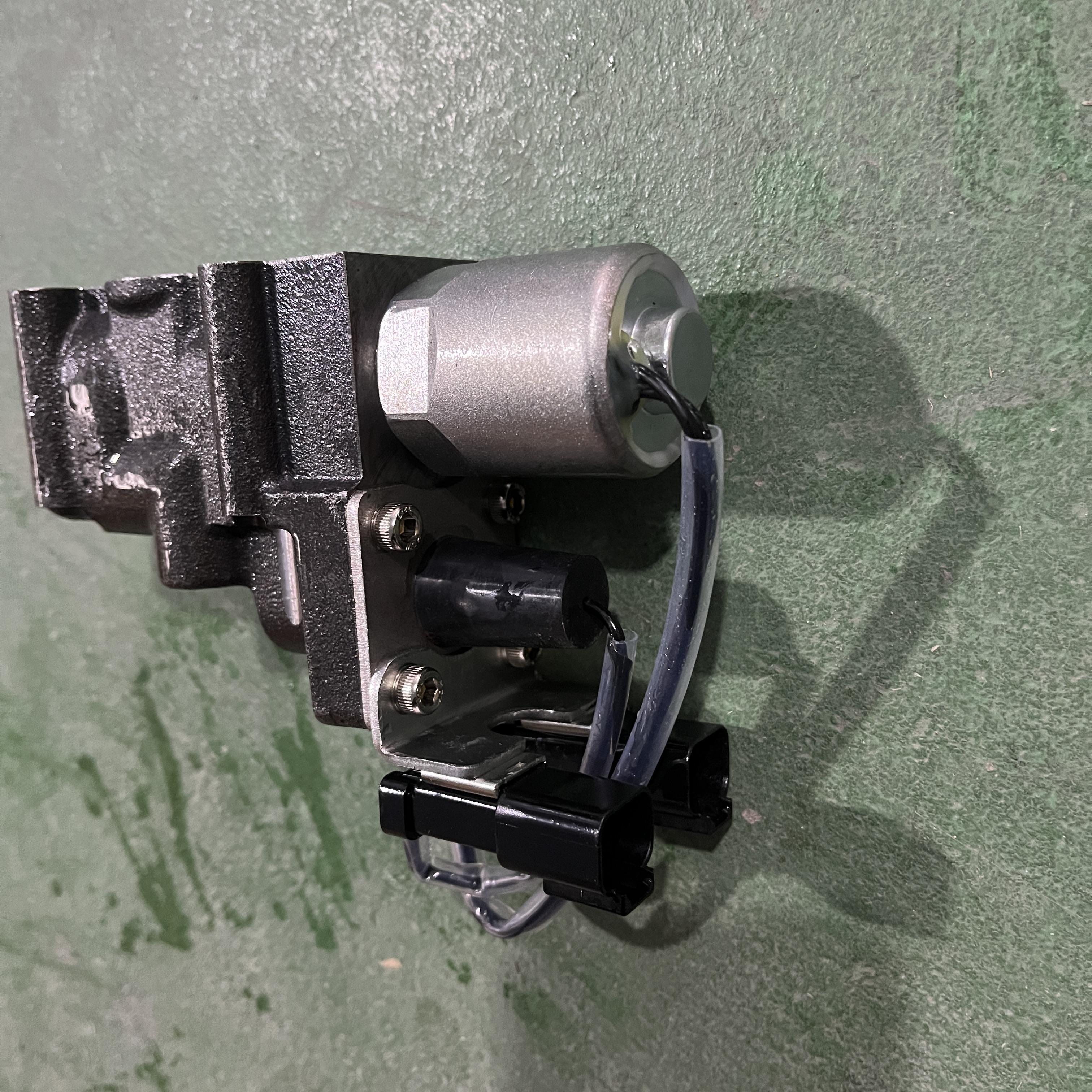 D275A-5D Bulldozer Steering System ECMV Assembly 17M-22-47951