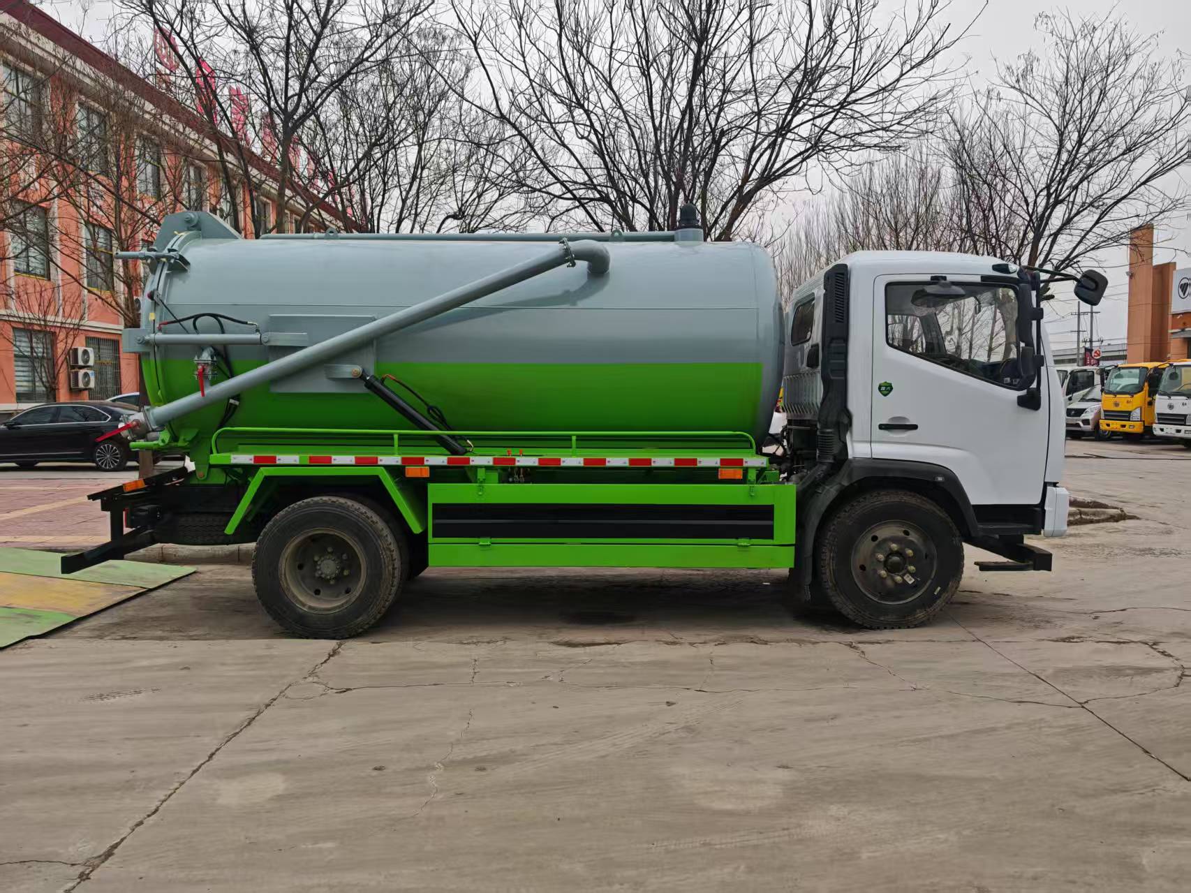 Dongfeng Multi Functional Engine Powered NEW Sewage Suction Truck for Fecal Suction Sewage Dredging Sludge Dry Wet Separation