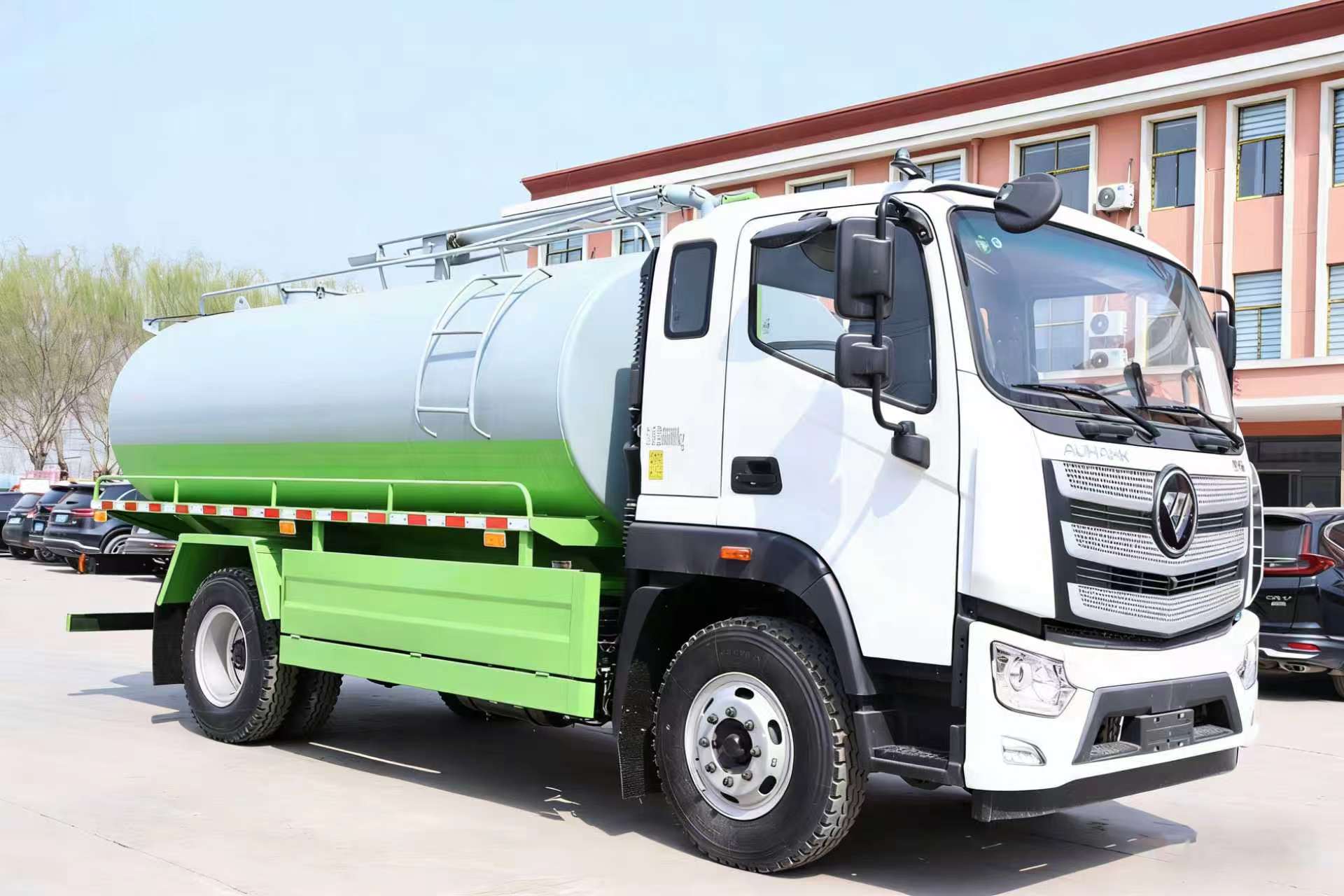 Hot Sale Foton Aumark 12cbm Diesel 4x2 Vacuum Sewer Cleaning Truck Industrial Sludge Suction Excrement Septic Tanker Municipal