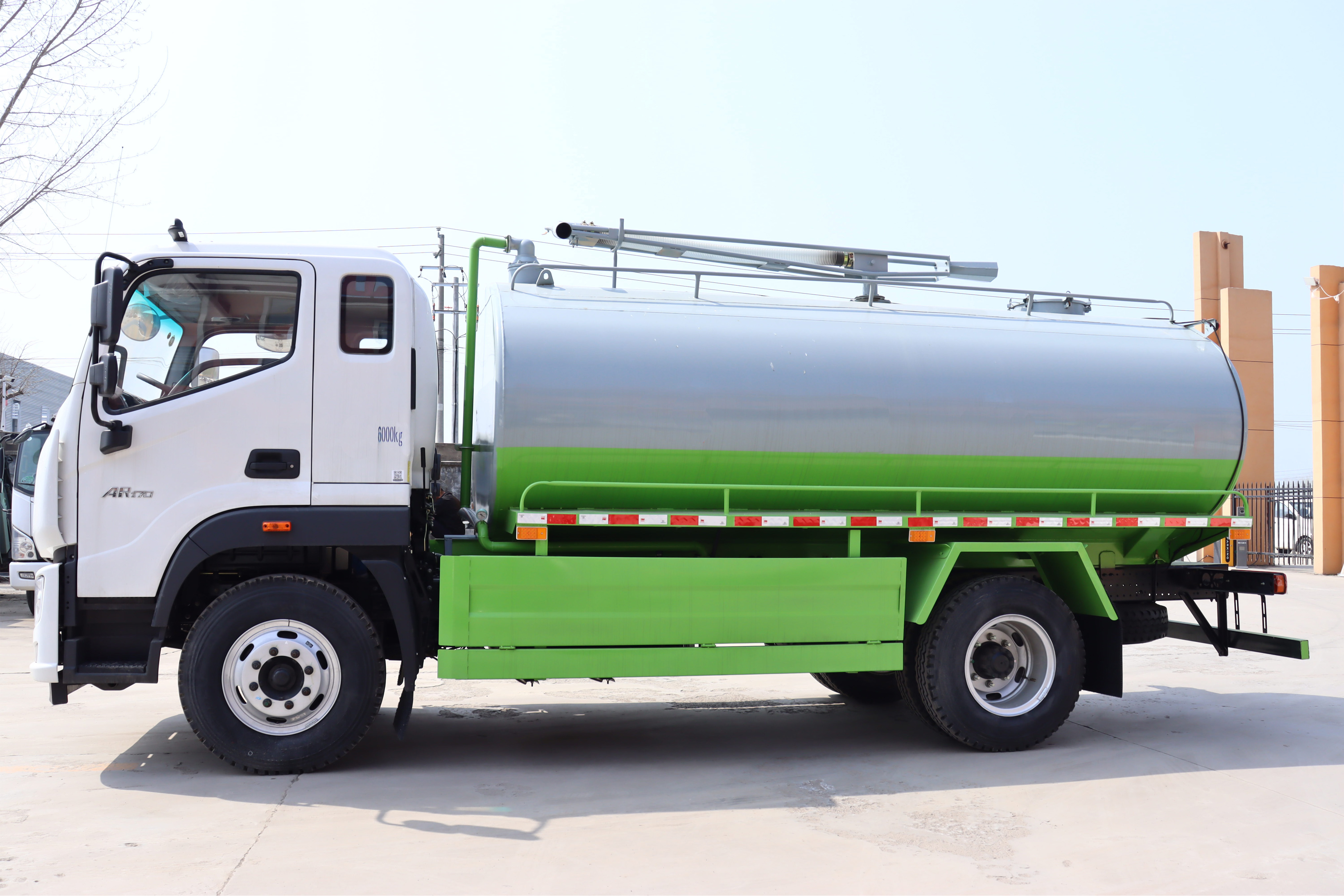 Hot Sale Foton Aumark 12cbm Diesel 4x2 Vacuum Sewer Cleaning Truck Industrial Sludge Suction Excrement Septic Tanker Municipal