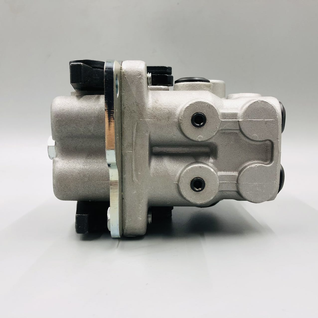 702-16-01682  Pilot Valve  PC1250 Excavator Spare Parts  Komatsu Excavator parts