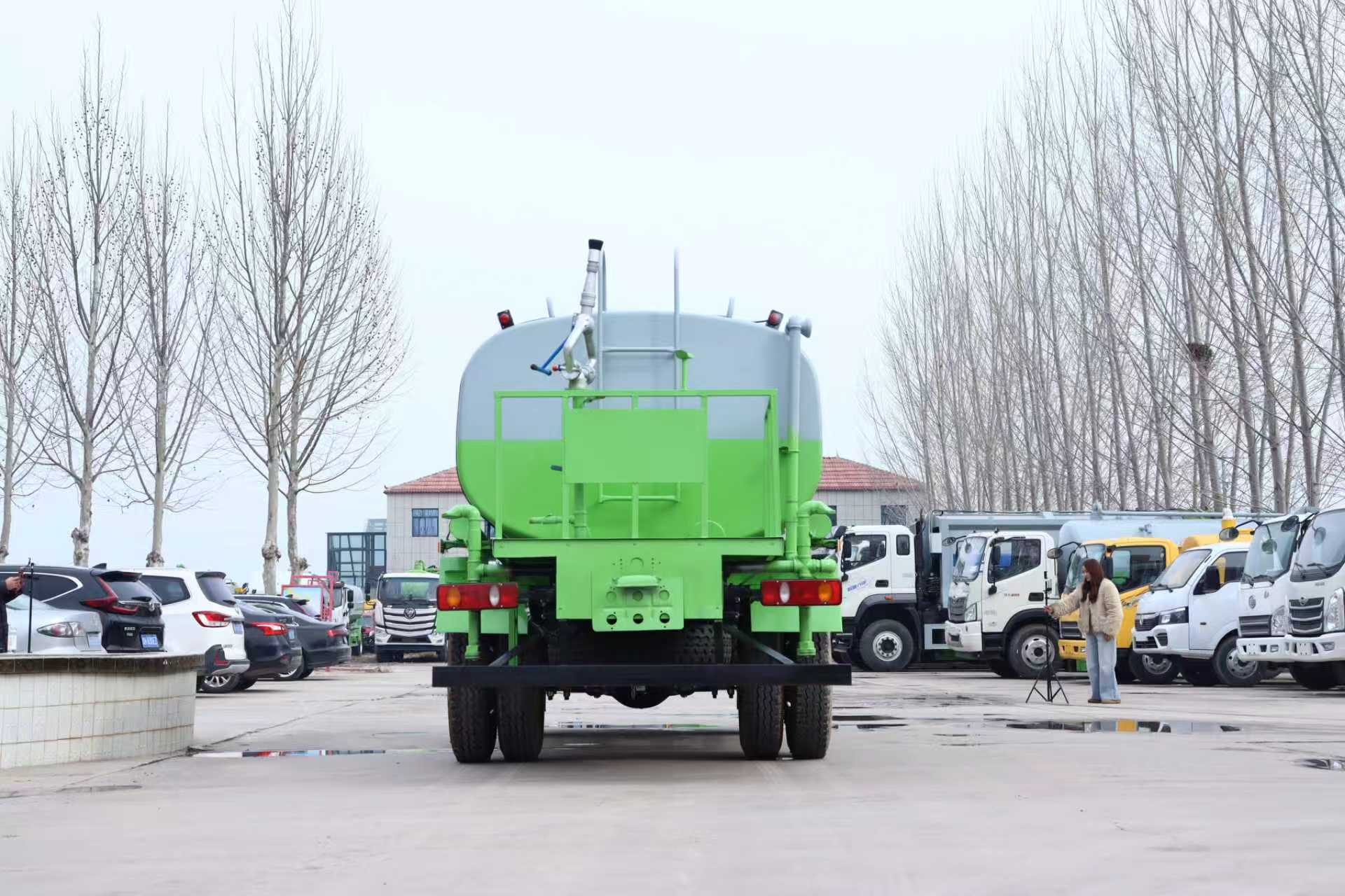 Dongfeng Huashen T1 Diesel 8cbm 4x2 Sprinkler Truck Watering Truck High Pressure Pump Municipal Road Cleaning Dust Suppression