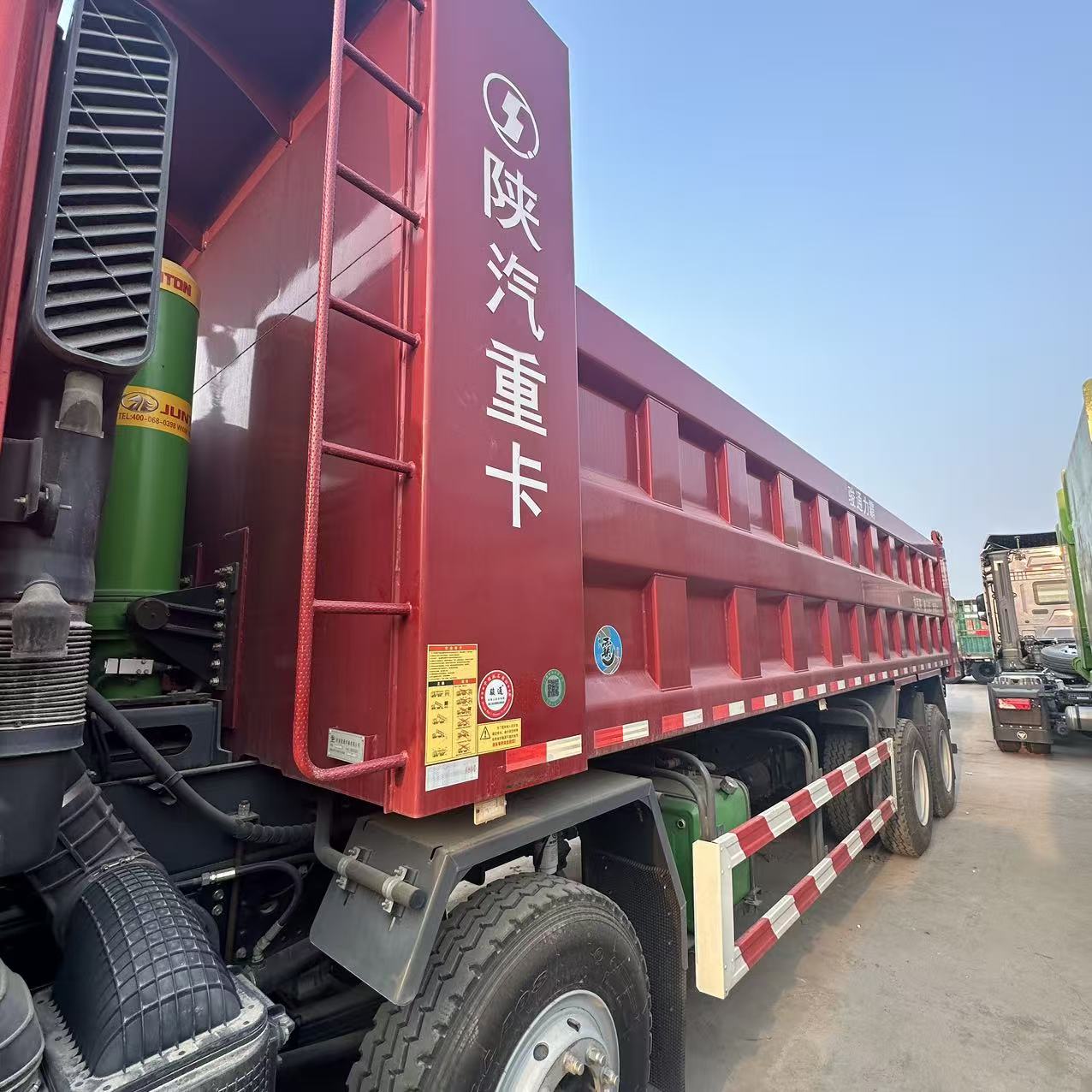 Delong X5000 550HP 8×4 Heavy Duty Dump Truck China VI Weichai Fast Manual