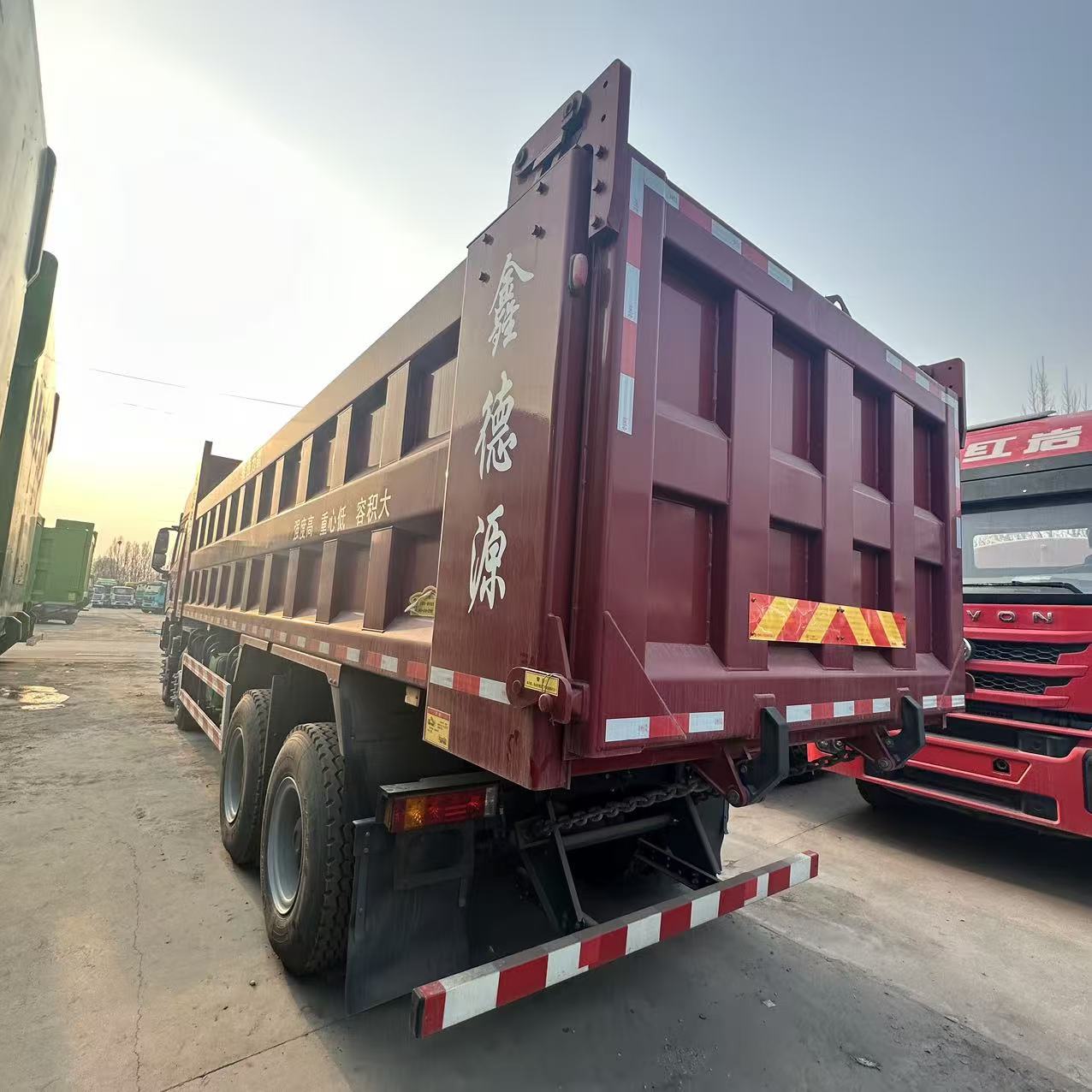 Delong X5000 550HP 8×4 Heavy Duty Dump Truck China VI Weichai Fast Manual