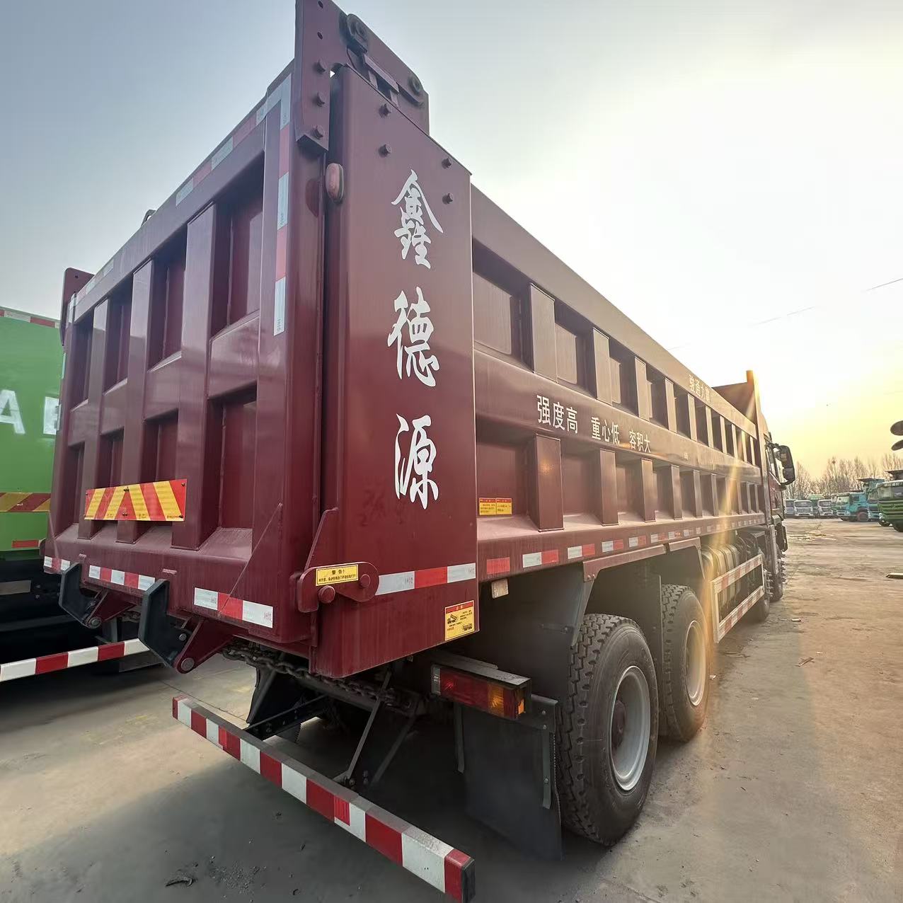 Delong X5000 550HP 8×4 Heavy Duty Dump Truck China VI Weichai Fast Manual