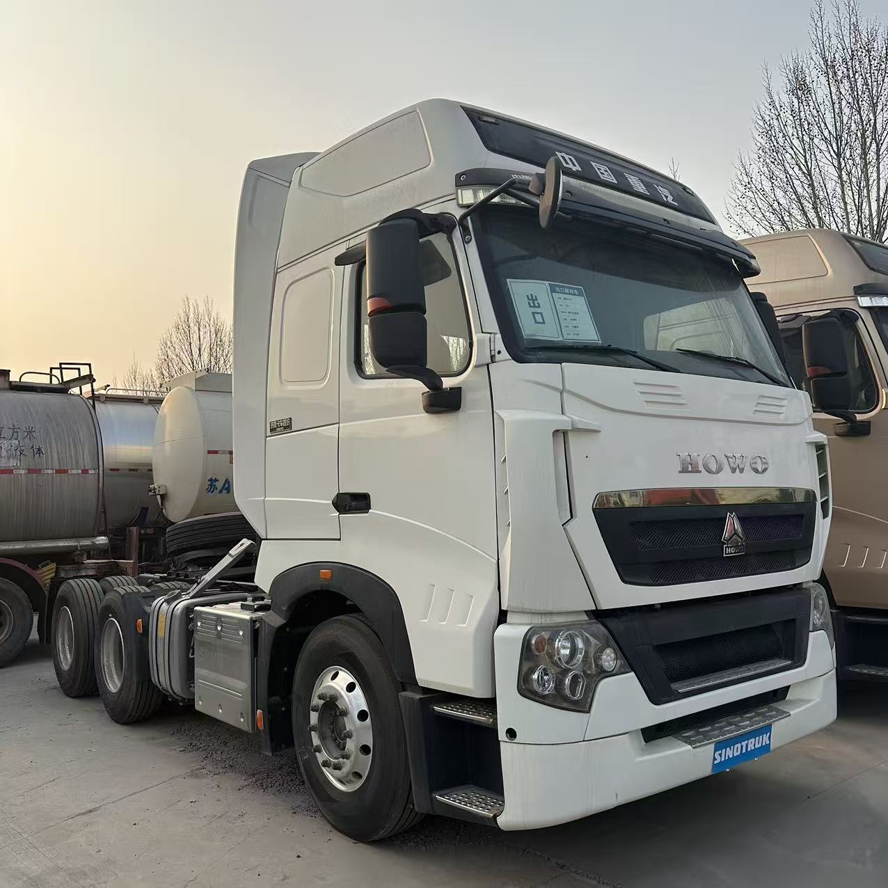 HOWO T7H 540HP with MAN Engine & Sinotruk Manual Gearbox