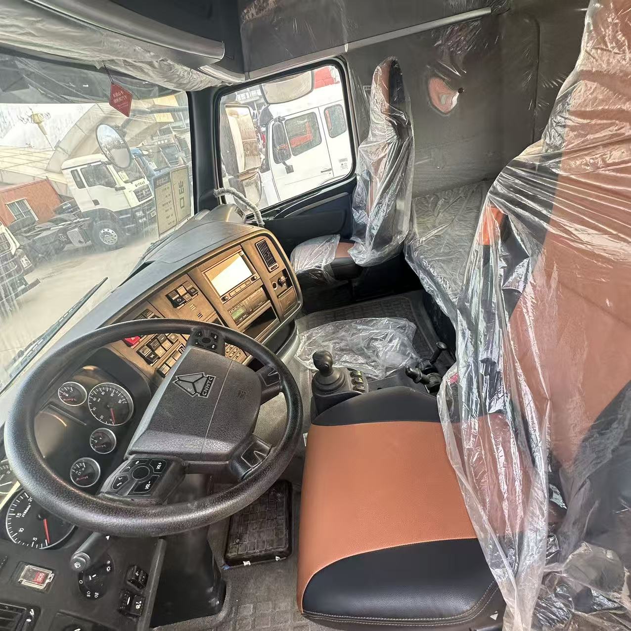 HOWO T7H 540HP with MAN Engine & Sinotruk Manual Gearbox