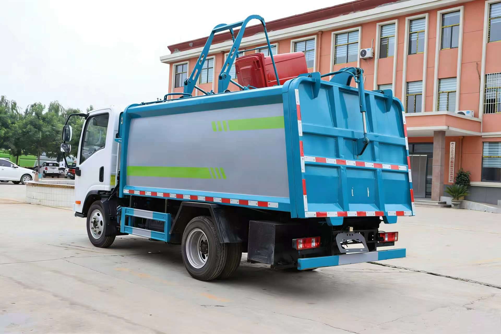 Hot Sale New FAW Jiefang Hu VR Side Loader Garbage Truck 6cbm Dump Truck Euro 5 Refuse Collector with Motor