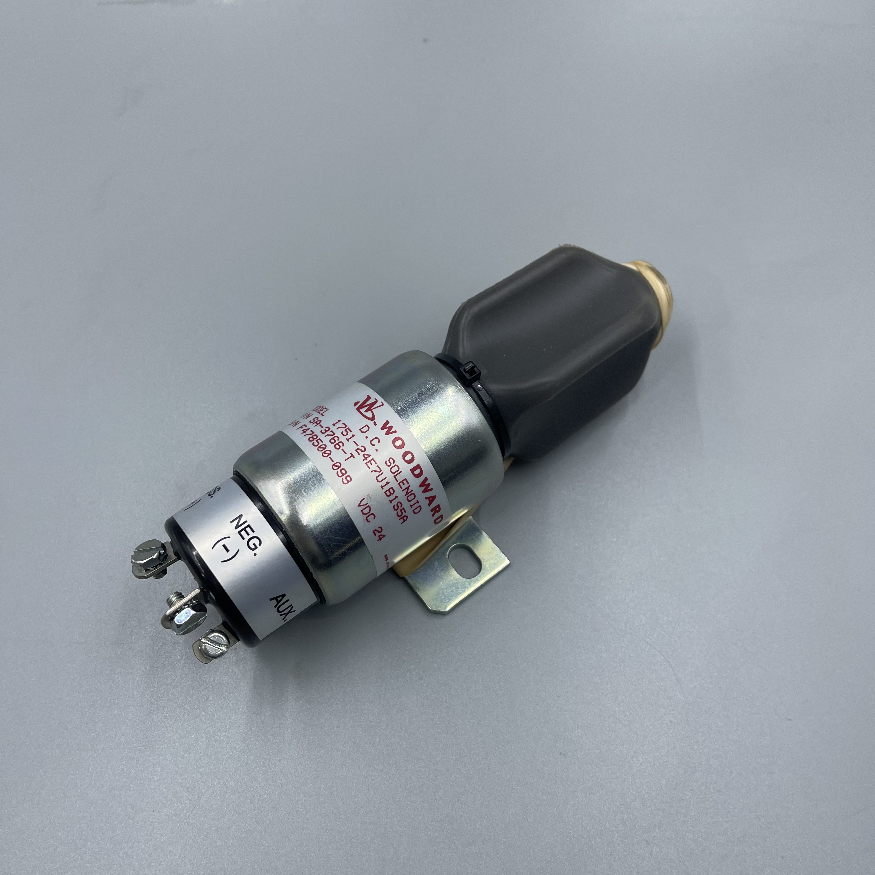 Source factory 600-815-7550 valve is suitable for Komatsu HD405-8 mining truck dump truck parts