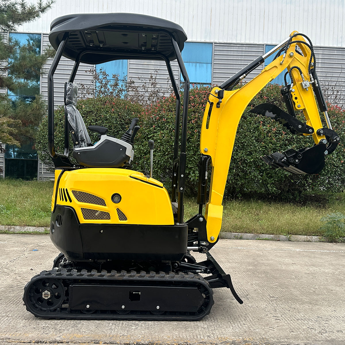 ME-18 1.8 Ton Mini Crawler Excavator Compact High Power for Household Farming & Orchard