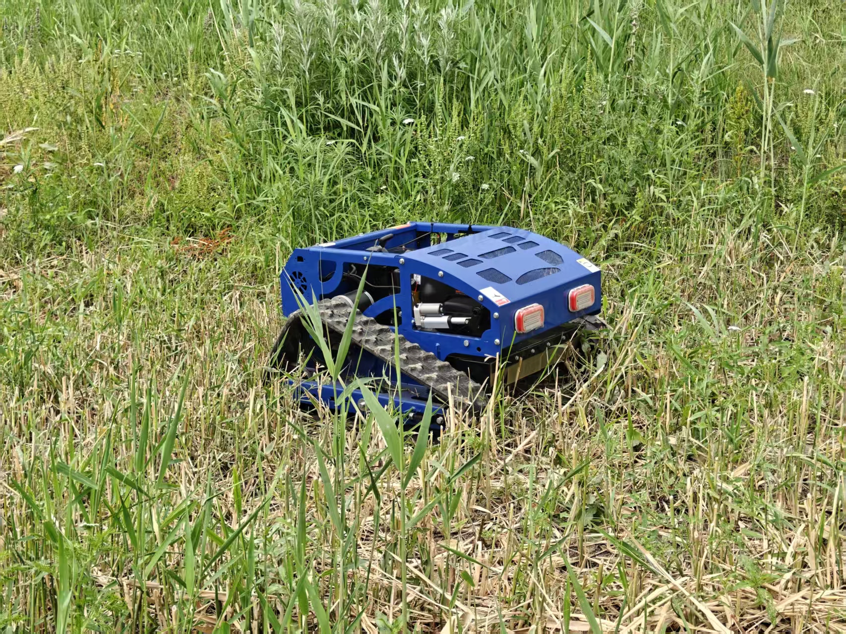 550mm Cutting Width Crawler Remote Control Lawn Mower with 9HP Loncin 4-Stroke Gasoline Engine