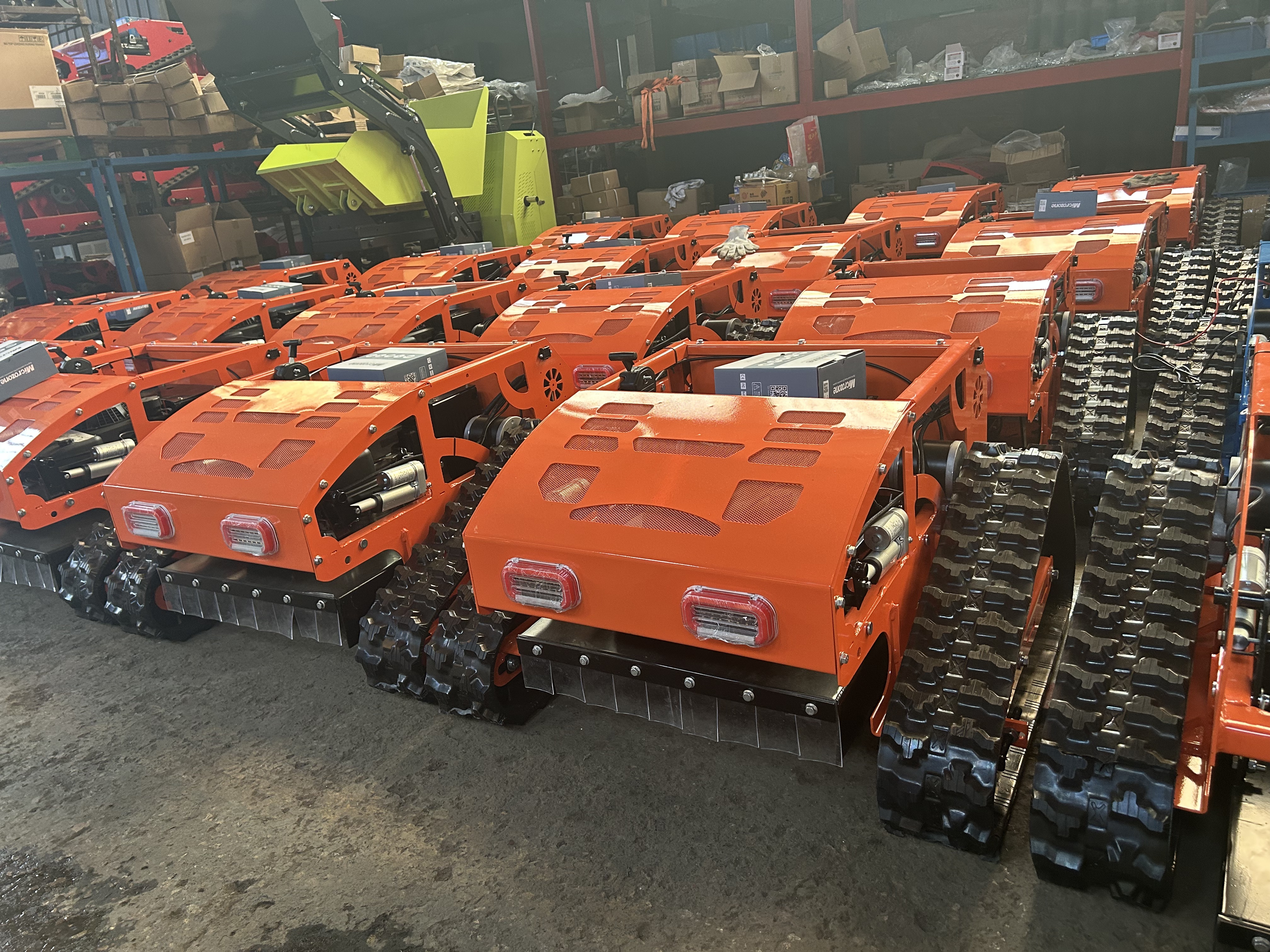 550mm Cutting Width Crawler Remote Control Lawn Mower with 9HP Loncin 4-Stroke Gasoline Engine