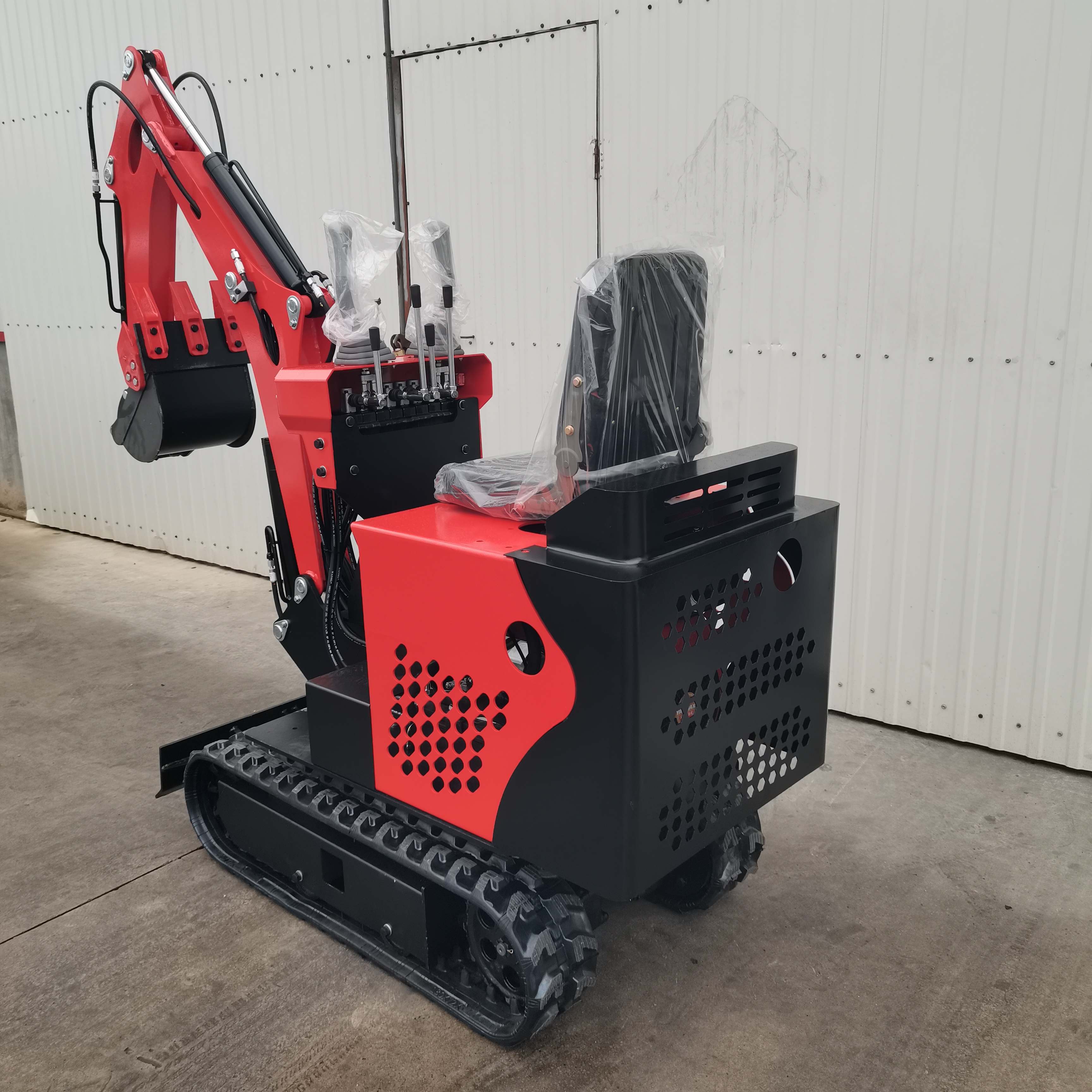 Model 08 Mini Backhoe Excavator, Yanmar 192 Engine, 670kg Lightweight, Special for Narrow Spaces