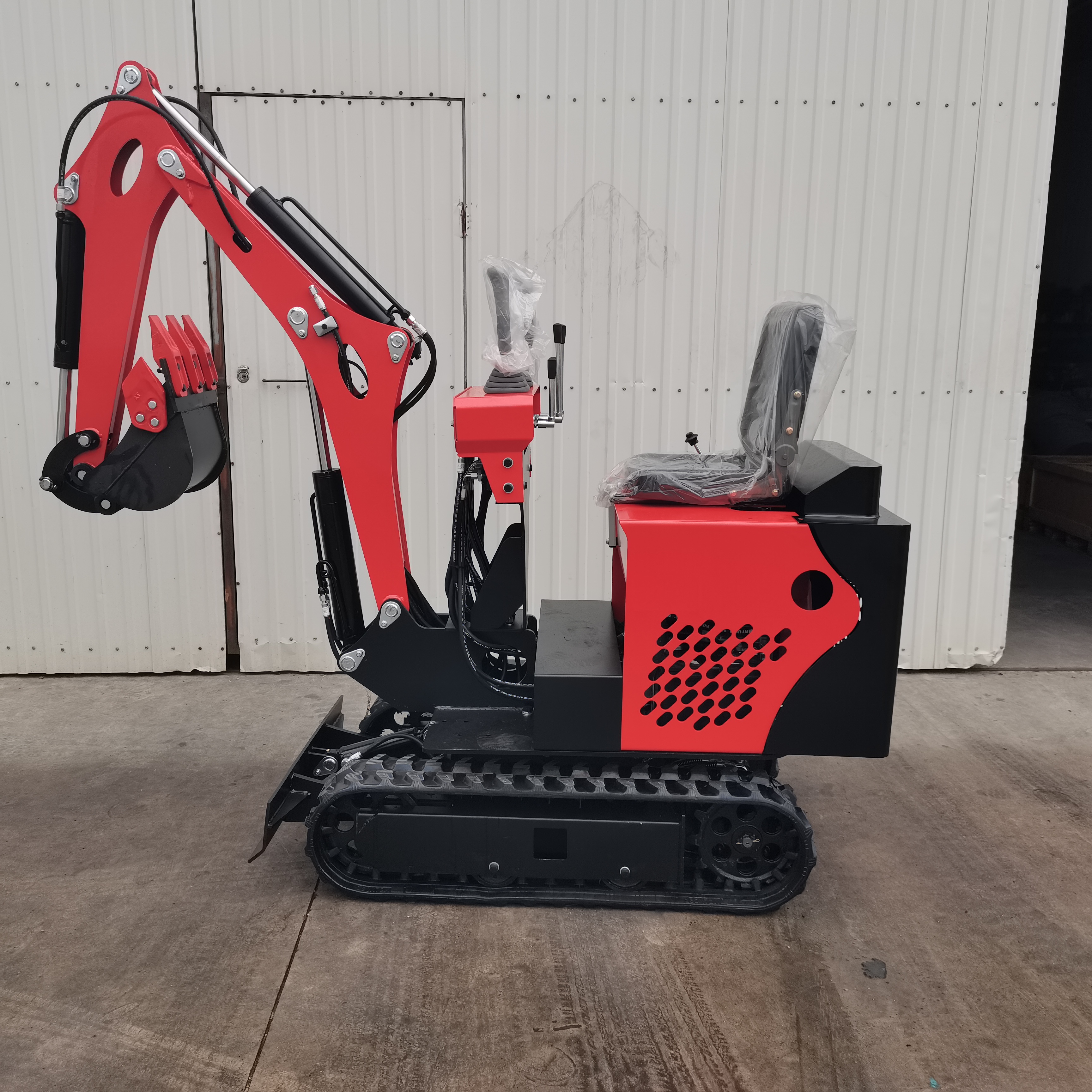 Model 08 Mini Backhoe Excavator, Yanmar 192 Engine, 670kg Lightweight, Special for Narrow Spaces