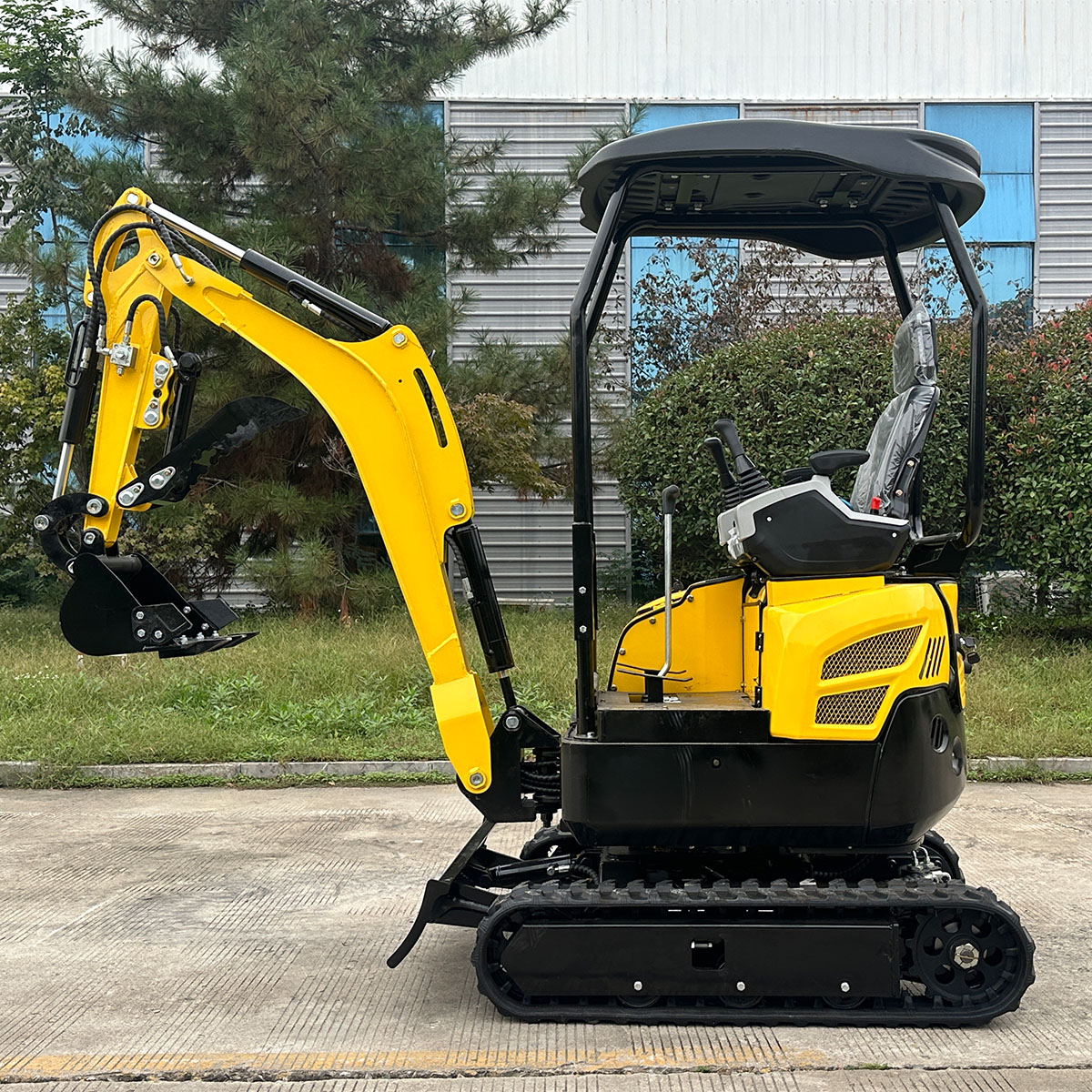 ME-18 1.8 Ton Mini Crawler Excavator Compact High Power for Household Farming & Orchard