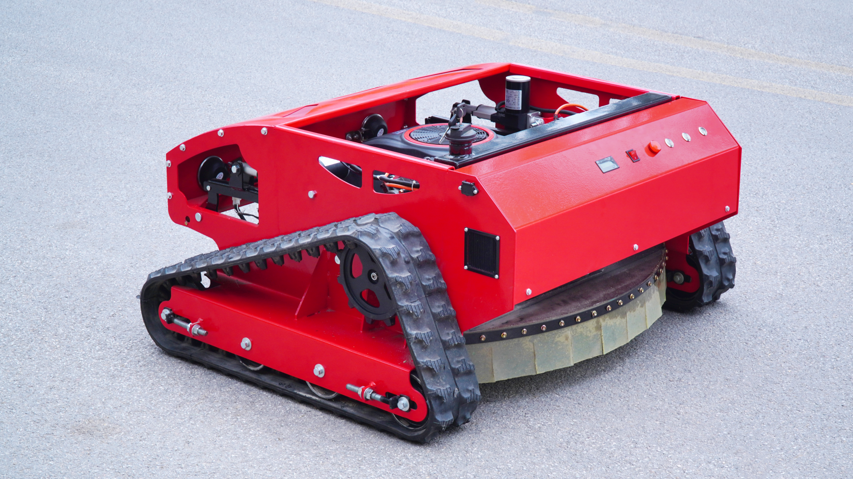 Industrial-Grade High-Power Remote-Controlled Crawler Lawn Mower Long Endurance for Park Green Belt Trimming