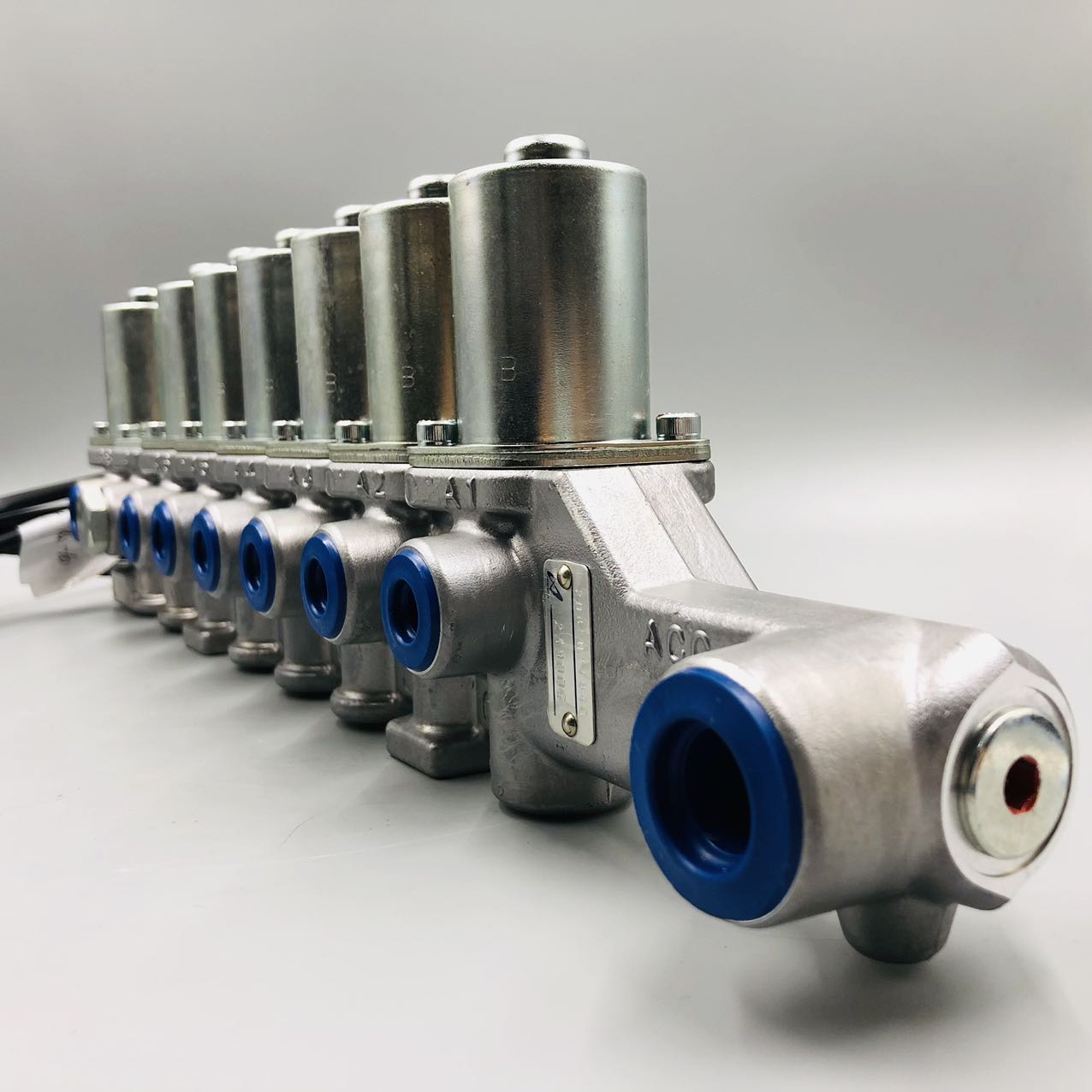 Wholesale 208-60-71340 VALVE A. (SEE FIG.Y1860-01A2) suitable for Komatsu PC400-7 excavator parts